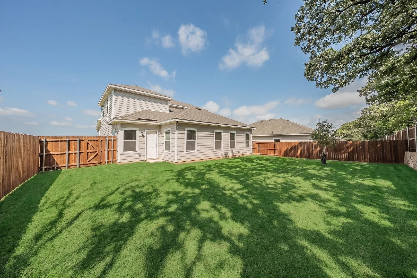 Single Family Residence For Sale in Johnson County , 121 Kylie Street, Cleburne, Texas 76031, 4 Bedroom, 3 Bathroom, 2 Garage spaces, 2,189 Sqft, built in 2024, mls#21286668, Real Estate Agent in Cleburne, Homes For Sale in Johnson county, Homes For Sale in Cleburne, Realtor in Cleburne Texas, Real Estate Brokerage Independent Realty Texas, Luminita Cordes Realtor