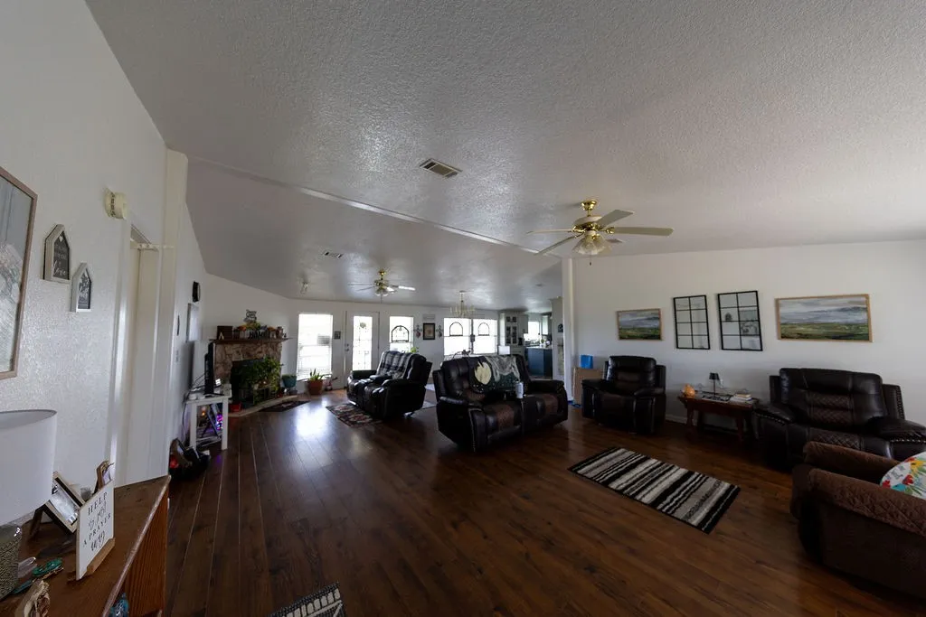 Mobile Home For Sale in Stephens County , 4544 scenic dr Drive, Breckenridge, Texas 76424, 3 Bedrooms, 2 Bathrooms, 2 Garage spaces, 1,920 Sqft, built in 1997, Price $285,000, mls#21286677, Real Estate Agent in Breckenridge, Homes For Sale in Stephens county, Homes For Sale in Breckenridge, Realtor in Breckenridge Texas, Real Estate Brokerage Independent Realty Texas, Luminita Cordes Realtor