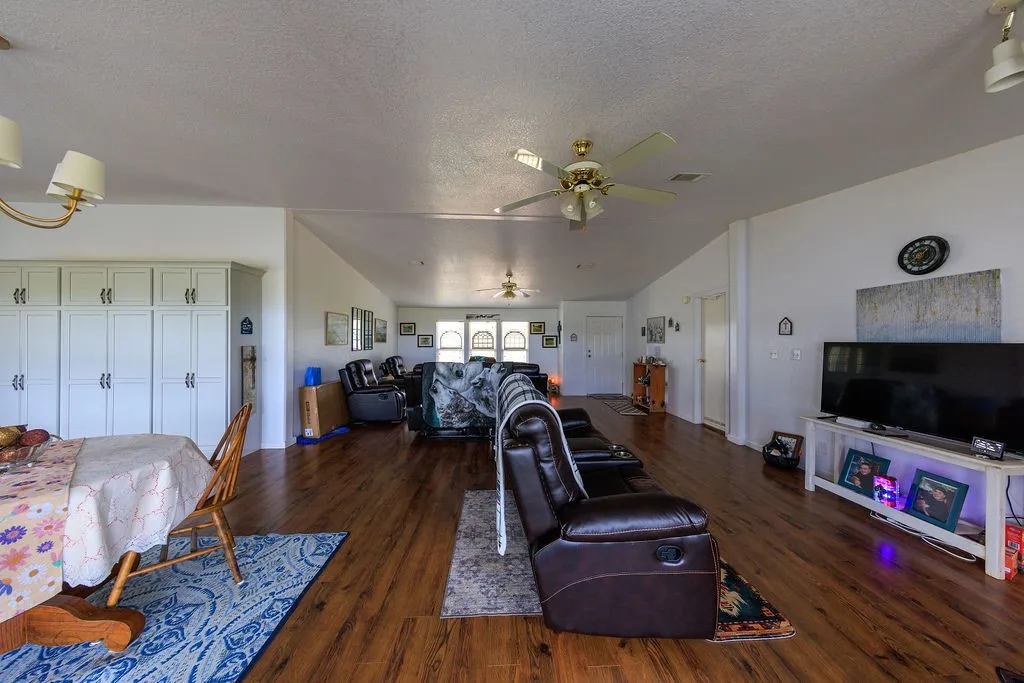 Mobile Home For Sale in Stephens County , 4544 scenic dr Drive, Breckenridge, Texas 76424, 3 Bedrooms, 2 Bathrooms, 2 Garage spaces, 1,920 Sqft, built in 1997, Price $285,000, mls#21286677, Real Estate Agent in Breckenridge, Homes For Sale in Stephens county, Homes For Sale in Breckenridge, Realtor in Breckenridge Texas, Real Estate Brokerage Independent Realty Texas, Luminita Cordes Realtor