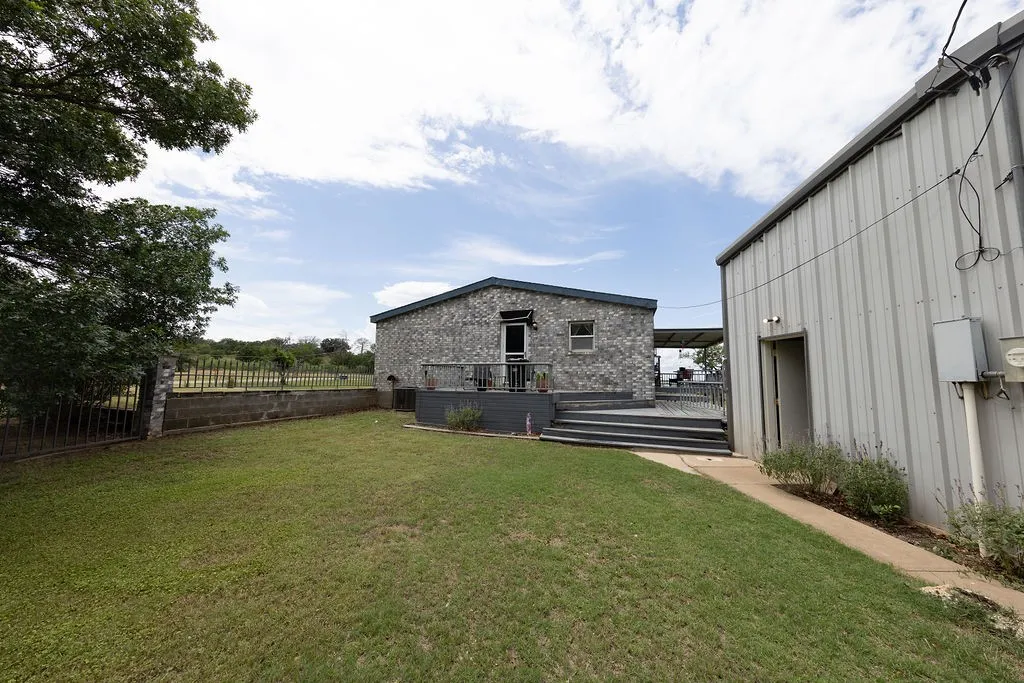 Mobile Home For Sale in Stephens County , 4544 scenic dr Drive, Breckenridge, Texas 76424, 3 Bedrooms, 2 Bathrooms, 2 Garage spaces, 1,920 Sqft, built in 1997, Price $285,000, mls#21286677, Real Estate Agent in Breckenridge, Homes For Sale in Stephens county, Homes For Sale in Breckenridge, Realtor in Breckenridge Texas, Real Estate Brokerage Independent Realty Texas, Luminita Cordes Realtor