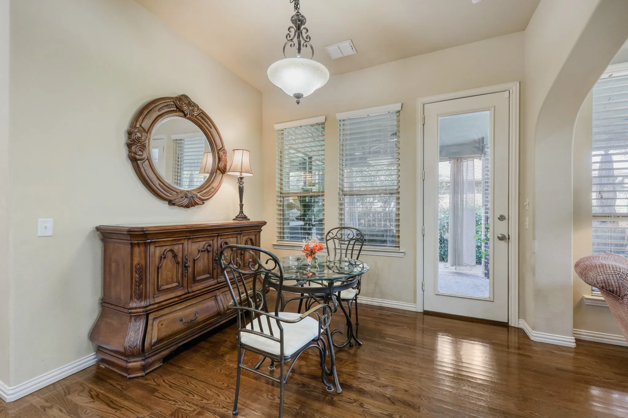 Single Family Residence For Sale in Collin County , 10096 Drawbridge Drive, Frisco, Texas 75035, 4 Bedroom, 4 Bathroom, 3 Garage spaces, 3,955 Sqft, built in 2011, mls#21283489, Real Estate Agent in Frisco, Homes For Sale in Collin county, Homes For Sale in Frisco, Realtor in Frisco Texas, Real Estate Brokerage Independent Realty Texas, Luminita Cordes Realtor