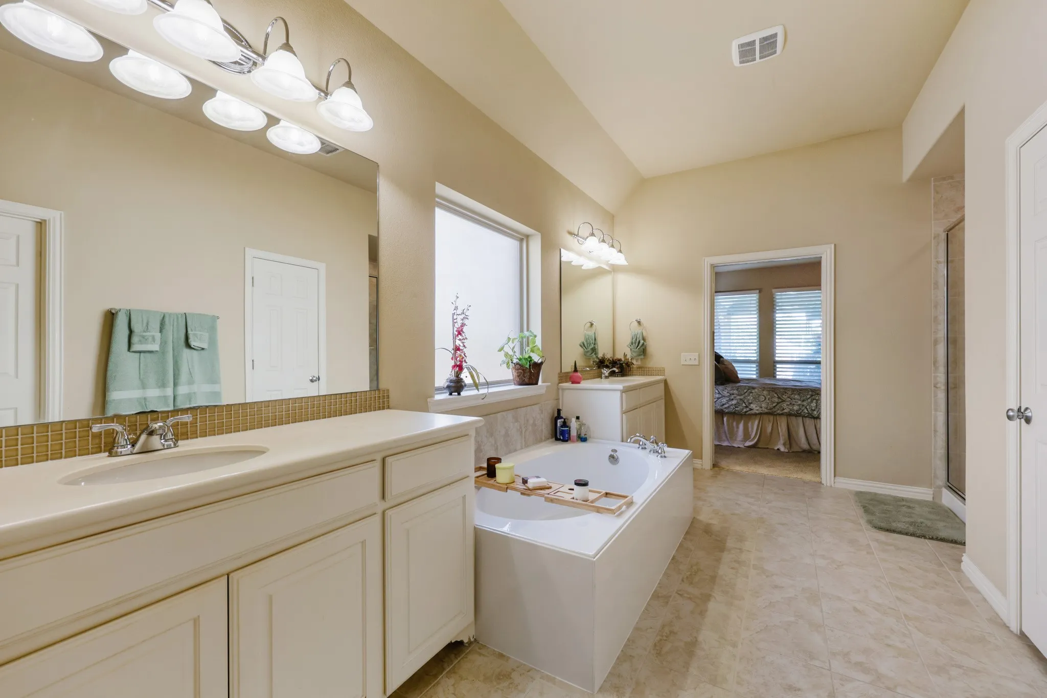 Single Family Residence For Sale in Collin County , 10096 Drawbridge Drive, Frisco, Texas 75035, 4 Bedroom, 4 Bathroom, 3 Garage spaces, 3,955 Sqft, built in 2011, mls#21283489, Real Estate Agent in Frisco, Homes For Sale in Collin county, Homes For Sale in Frisco, Realtor in Frisco Texas, Real Estate Brokerage Independent Realty Texas, Luminita Cordes Realtor