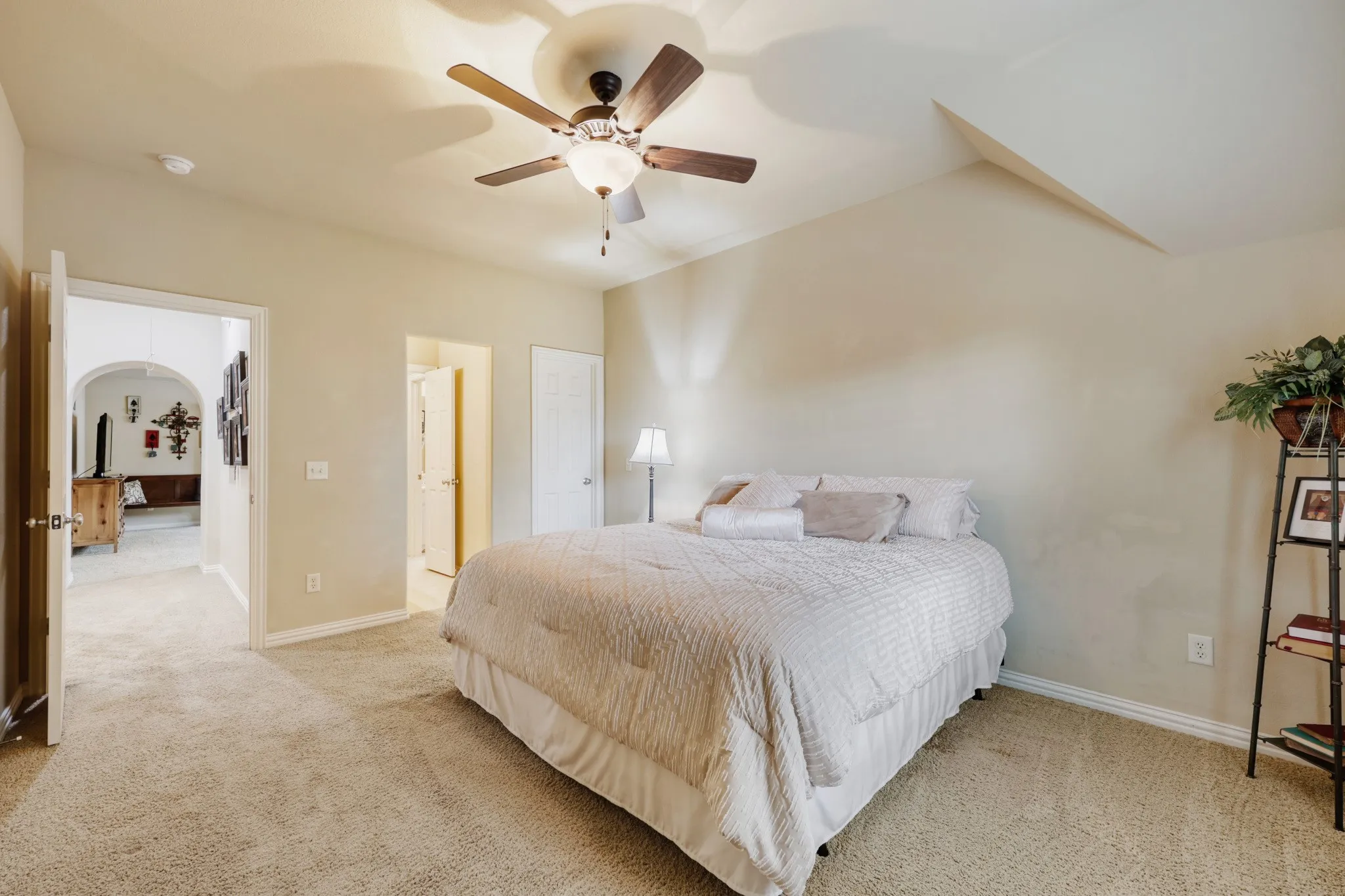 Single Family Residence For Sale in Collin County , 10096 Drawbridge Drive, Frisco, Texas 75035, 4 Bedroom, 4 Bathroom, 3 Garage spaces, 3,955 Sqft, built in 2011, mls#21283489, Real Estate Agent in Frisco, Homes For Sale in Collin county, Homes For Sale in Frisco, Realtor in Frisco Texas, Real Estate Brokerage Independent Realty Texas, Luminita Cordes Realtor