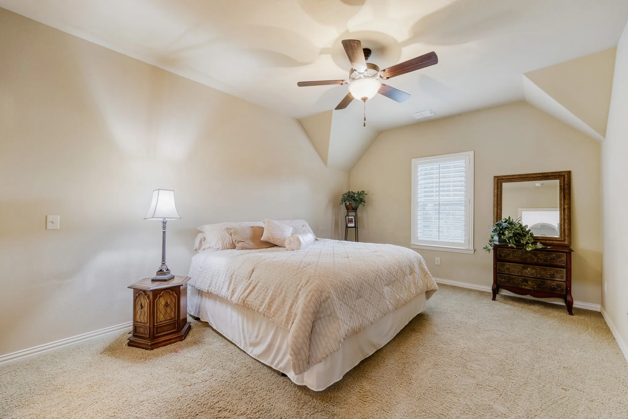 Single Family Residence For Sale in Collin County , 10096 Drawbridge Drive, Frisco, Texas 75035, 4 Bedroom, 4 Bathroom, 3 Garage spaces, 3,955 Sqft, built in 2011, mls#21283489, Real Estate Agent in Frisco, Homes For Sale in Collin county, Homes For Sale in Frisco, Realtor in Frisco Texas, Real Estate Brokerage Independent Realty Texas, Luminita Cordes Realtor