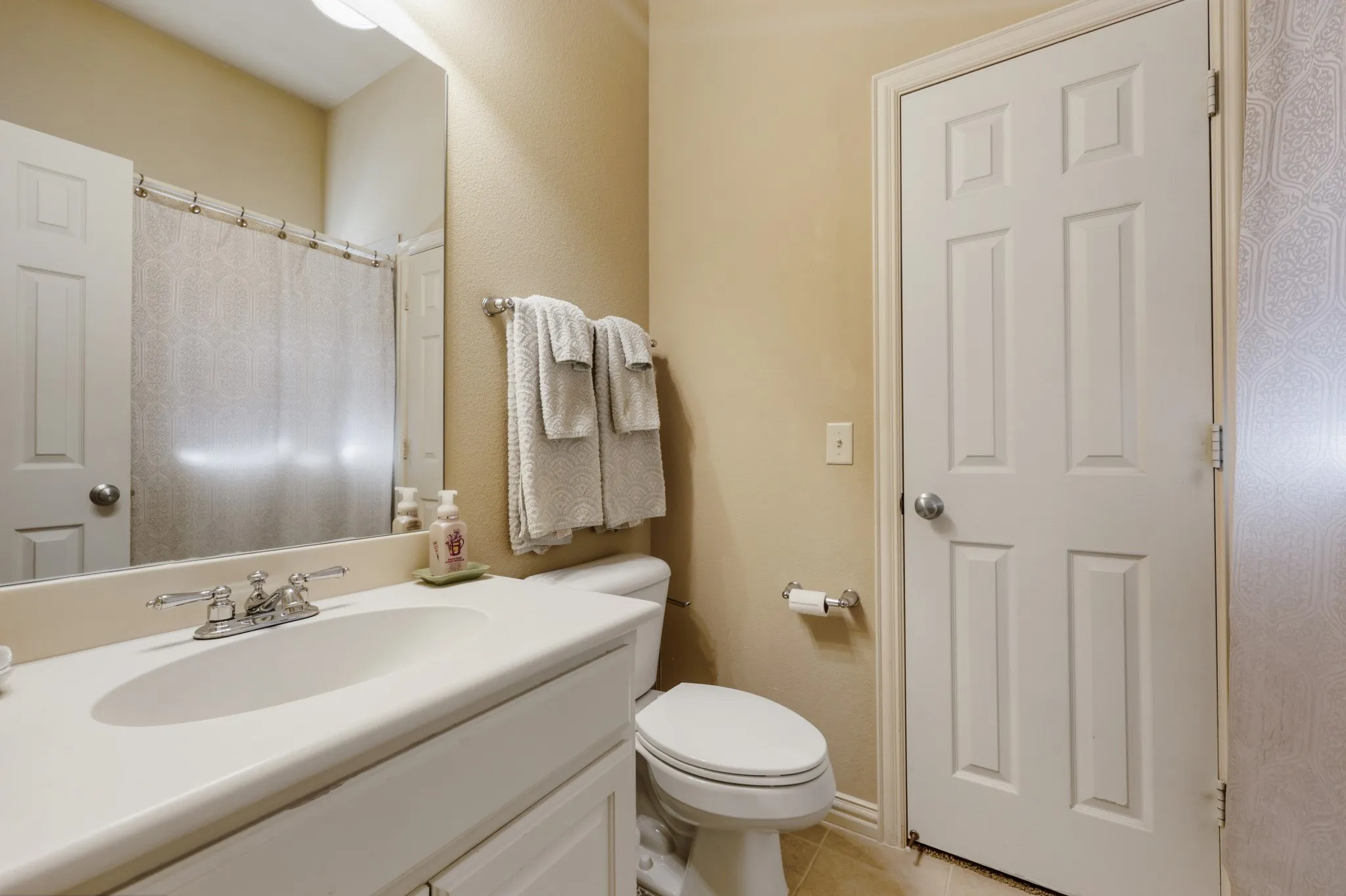 Single Family Residence For Sale in Collin County , 10096 Drawbridge Drive, Frisco, Texas 75035, 4 Bedroom, 4 Bathroom, 3 Garage spaces, 3,955 Sqft, built in 2011, mls#21283489, Real Estate Agent in Frisco, Homes For Sale in Collin county, Homes For Sale in Frisco, Realtor in Frisco Texas, Real Estate Brokerage Independent Realty Texas, Luminita Cordes Realtor