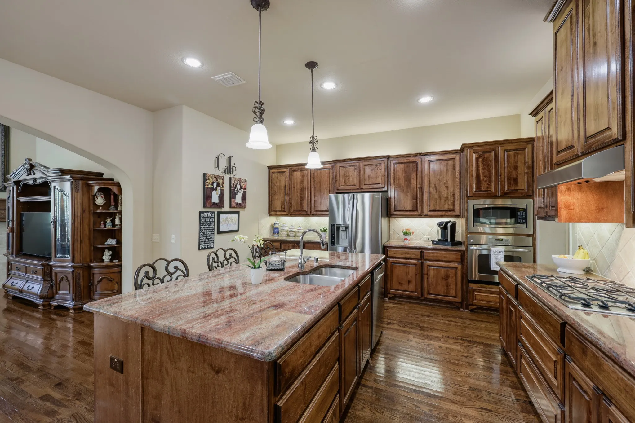 Single Family Residence For Sale in Collin County , 10096 Drawbridge Drive, Frisco, Texas 75035, 4 Bedroom, 4 Bathroom, 3 Garage spaces, 3,955 Sqft, built in 2011, mls#21283489, Real Estate Agent in Frisco, Homes For Sale in Collin county, Homes For Sale in Frisco, Realtor in Frisco Texas, Real Estate Brokerage Independent Realty Texas, Luminita Cordes Realtor