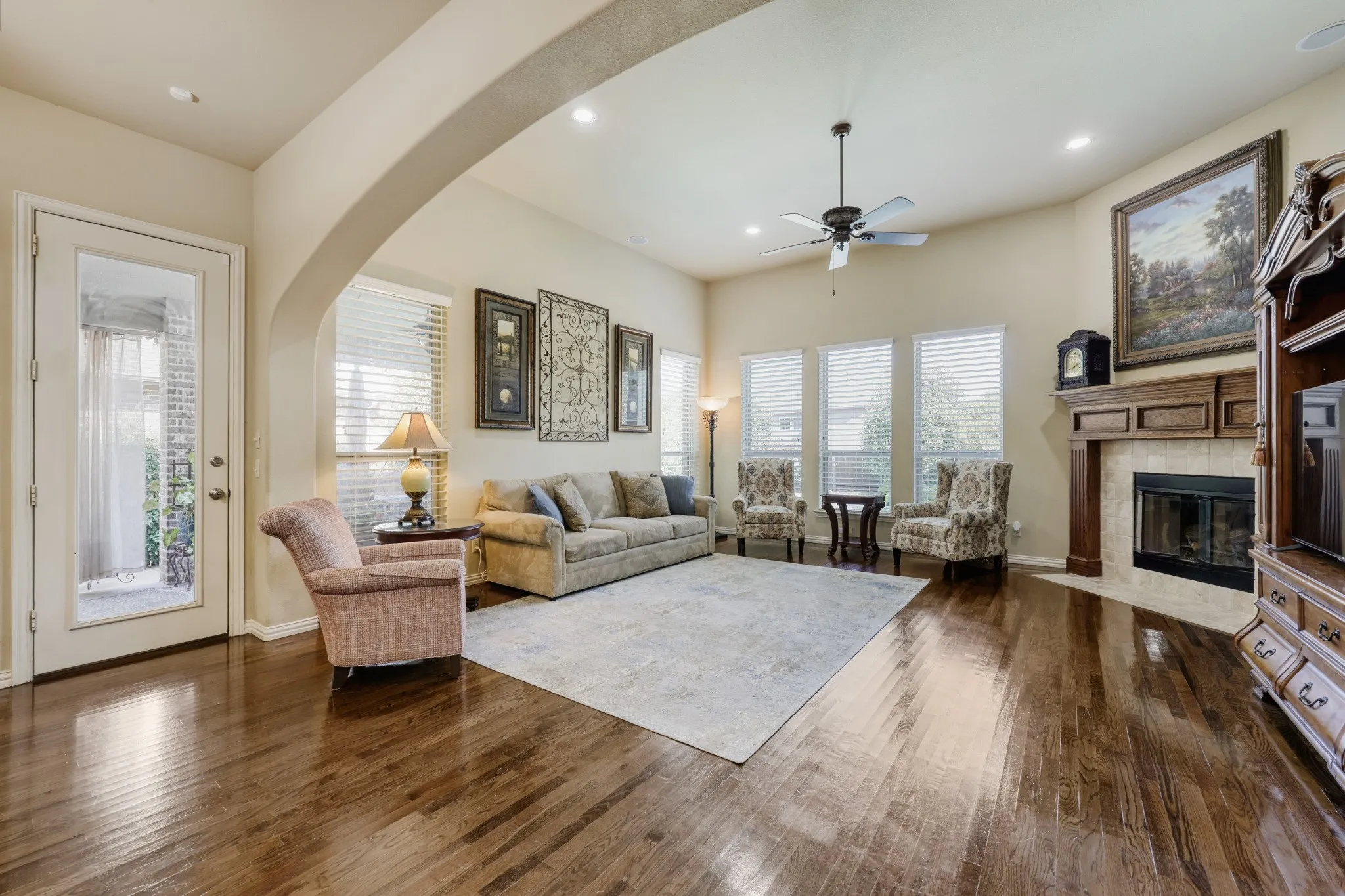 Single Family Residence For Sale in Collin County , 10096 Drawbridge Drive, Frisco, Texas 75035, 4 Bedroom, 4 Bathroom, 3 Garage spaces, 3,955 Sqft, built in 2011, mls#21283489, Real Estate Agent in Frisco, Homes For Sale in Collin county, Homes For Sale in Frisco, Realtor in Frisco Texas, Real Estate Brokerage Independent Realty Texas, Luminita Cordes Realtor