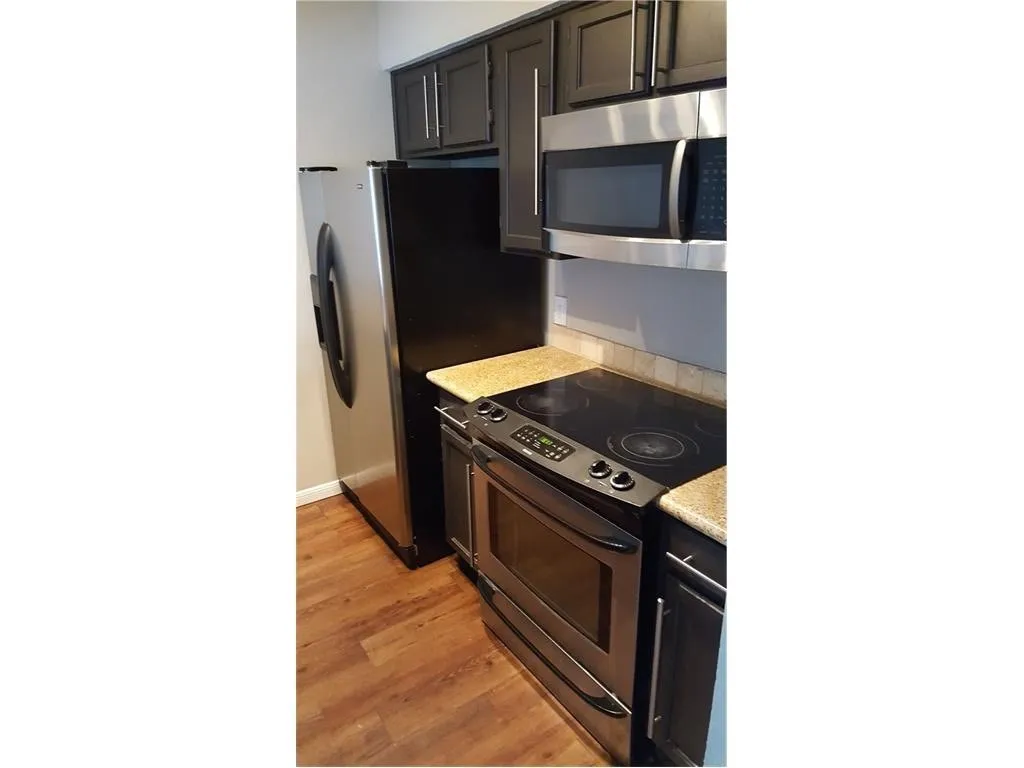 Condominium For Rent in Tarrant County , 2305 Basil Drive D301, Arlington, Texas 76006, 1 Bedroom, 1 Bathroom, Garage spaces, 535 Sqft, built in 1981, mls#21286708, Real Estate Agent in Arlington, Homes For Rent in Tarrant county, Homes For Rent in Arlington, Realtor in Arlington Texas, Real Estate Brokerage Independent Realty Texas, Luminita Cordes Realtor