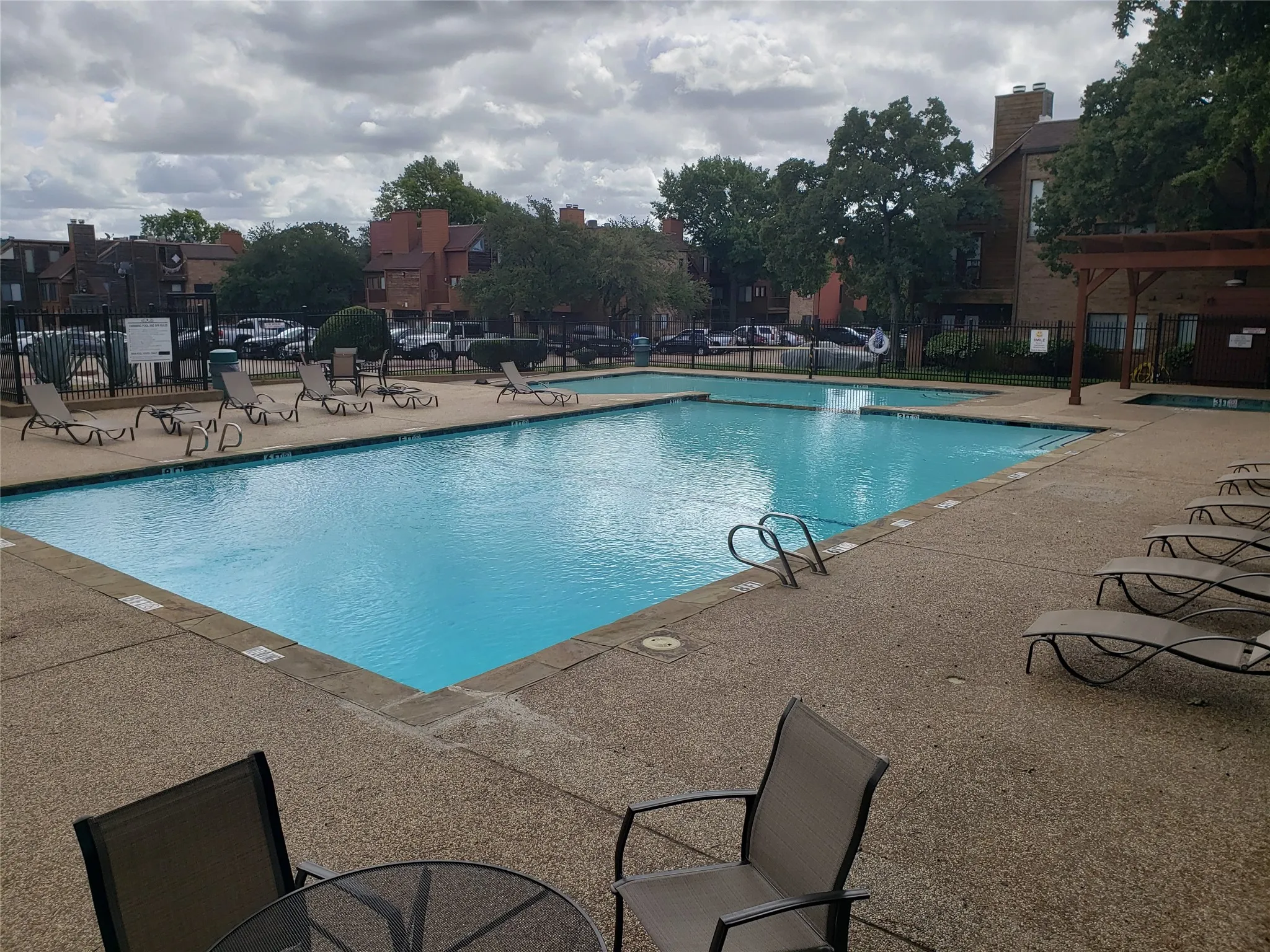 Condominium For Rent in Tarrant County , 2305 Basil Drive D301, Arlington, Texas 76006, 1 Bedroom, 1 Bathroom, Garage spaces, 535 Sqft, built in 1981, mls#21286708, Real Estate Agent in Arlington, Homes For Rent in Tarrant county, Homes For Rent in Arlington, Realtor in Arlington Texas, Real Estate Brokerage Independent Realty Texas, Luminita Cordes Realtor