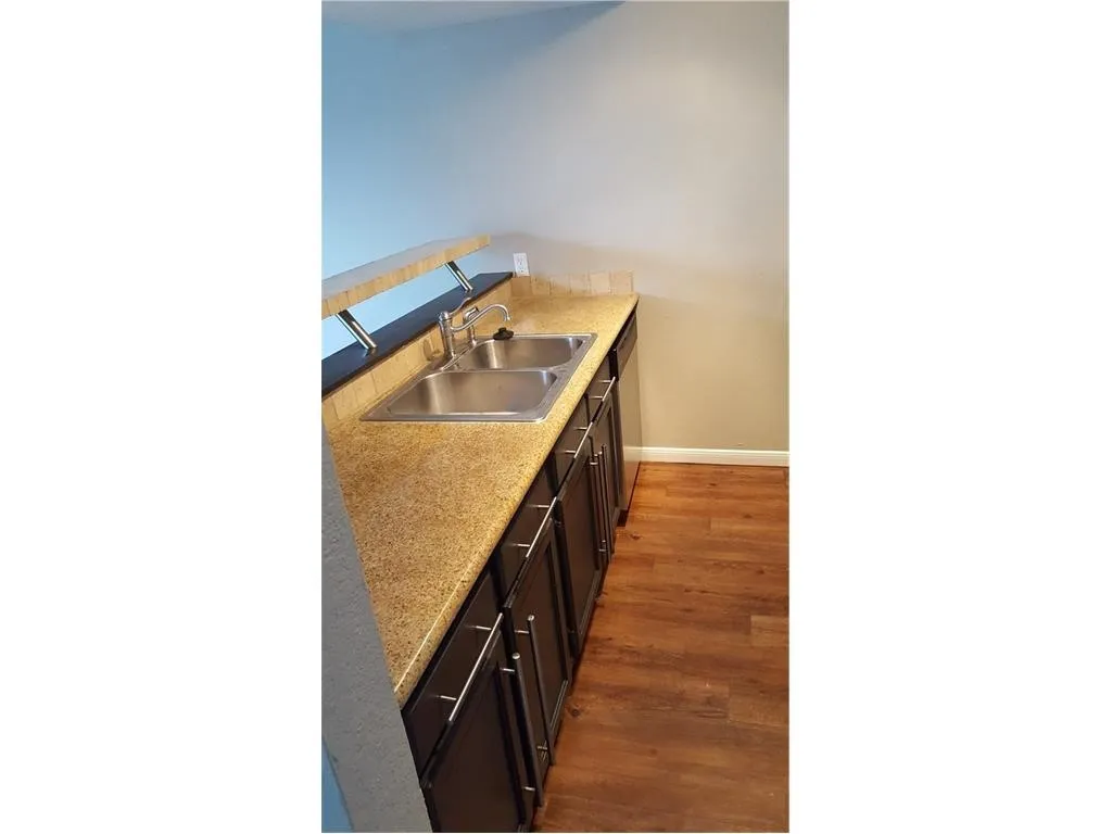 Condominium For Rent in Tarrant County , 2305 Basil Drive D301, Arlington, Texas 76006, 1 Bedroom, 1 Bathroom, Garage spaces, 535 Sqft, built in 1981, mls#21286708, Real Estate Agent in Arlington, Homes For Rent in Tarrant county, Homes For Rent in Arlington, Realtor in Arlington Texas, Real Estate Brokerage Independent Realty Texas, Luminita Cordes Realtor
