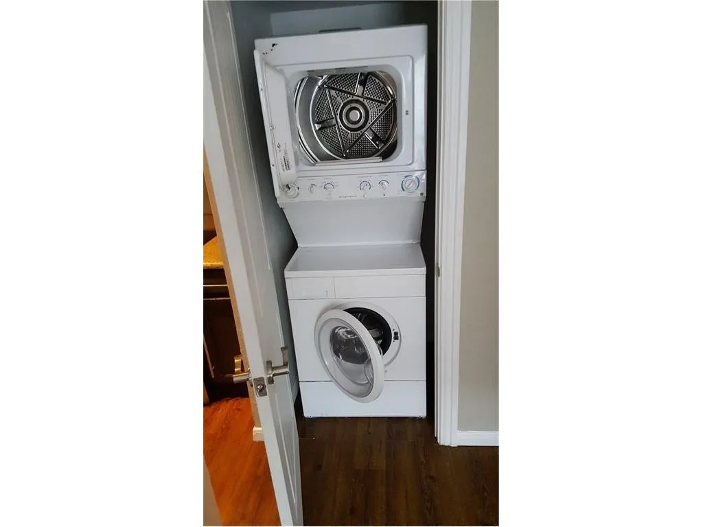 Condominium For Rent in Tarrant County , 2305 Basil Drive D301, Arlington, Texas 76006, 1 Bedroom, 1 Bathroom, Garage spaces, 535 Sqft, built in 1981, mls#21286708, Real Estate Agent in Arlington, Homes For Rent in Tarrant county, Homes For Rent in Arlington, Realtor in Arlington Texas, Real Estate Brokerage Independent Realty Texas, Luminita Cordes Realtor