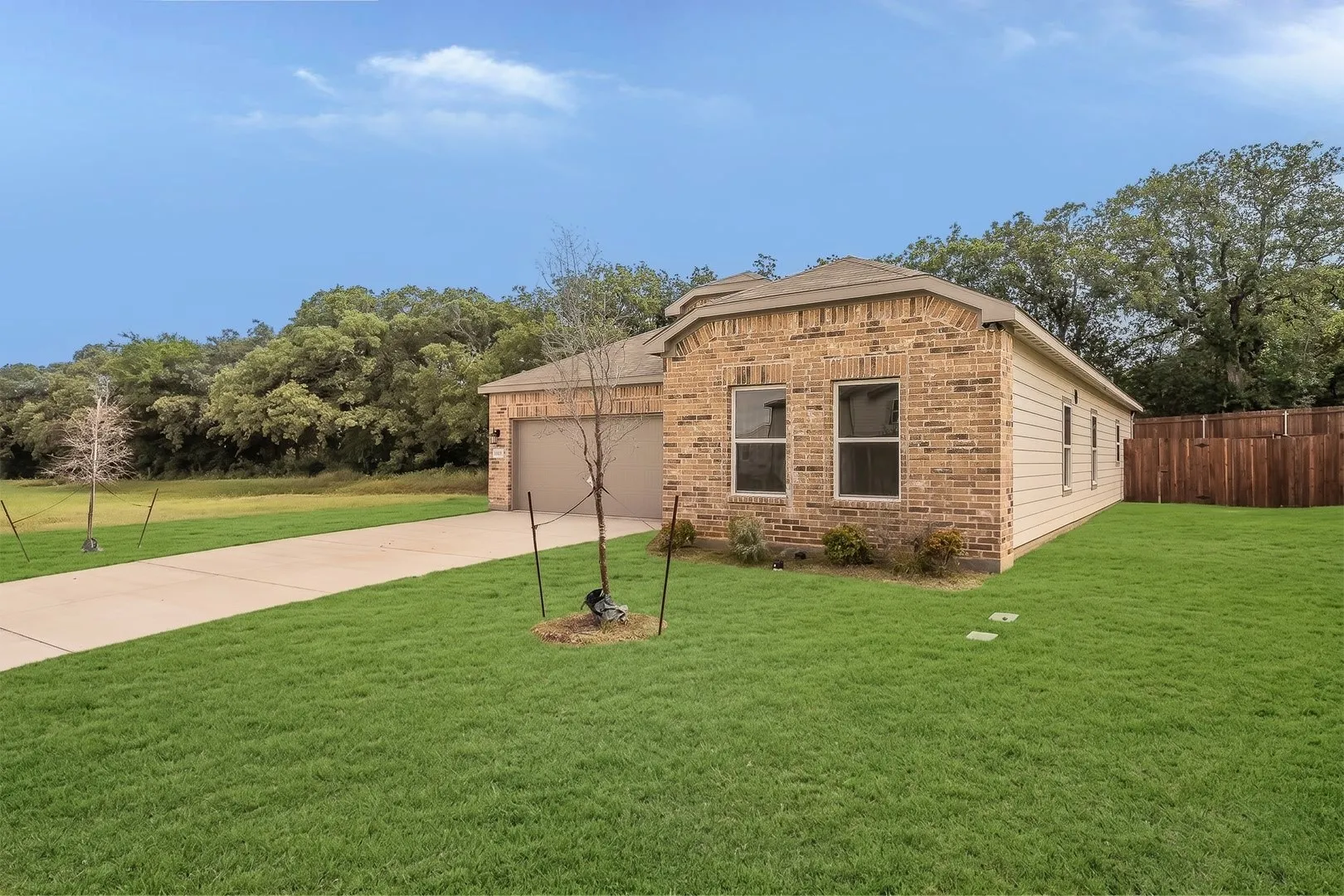Single Family Residence For Sale in Johnson County , 115 Kylie Street, Cleburne, Texas 76031, 4 Bedroom, 2 Bathroom, 2 Garage spaces, 1,763 Sqft, built in 2024, mls#21286705, Real Estate Agent in Cleburne, Homes For Sale in Johnson county, Homes For Sale in Cleburne, Realtor in Cleburne Texas, Real Estate Brokerage Independent Realty Texas, Luminita Cordes Realtor