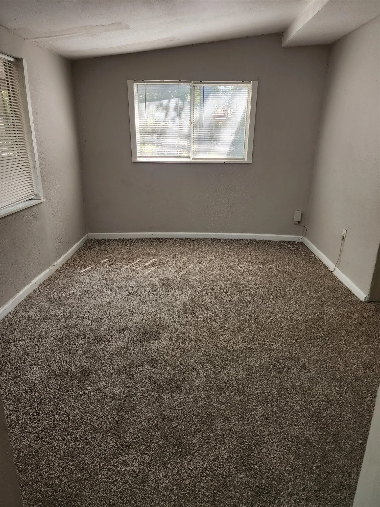 Single Family Residence For Rent in Dallas County , 808 Howell Drive, Coppell, Texas 75019, 3 Bedroom, 2 Bathroom, Garage spaces, 1,466 Sqft, built in 1970, mls#21286704, Real Estate Agent in Coppell, Homes For Rent in Dallas county, Homes For Rent in Coppell, Realtor in Coppell Texas, Real Estate Brokerage Independent Realty Texas, Luminita Cordes Realtor