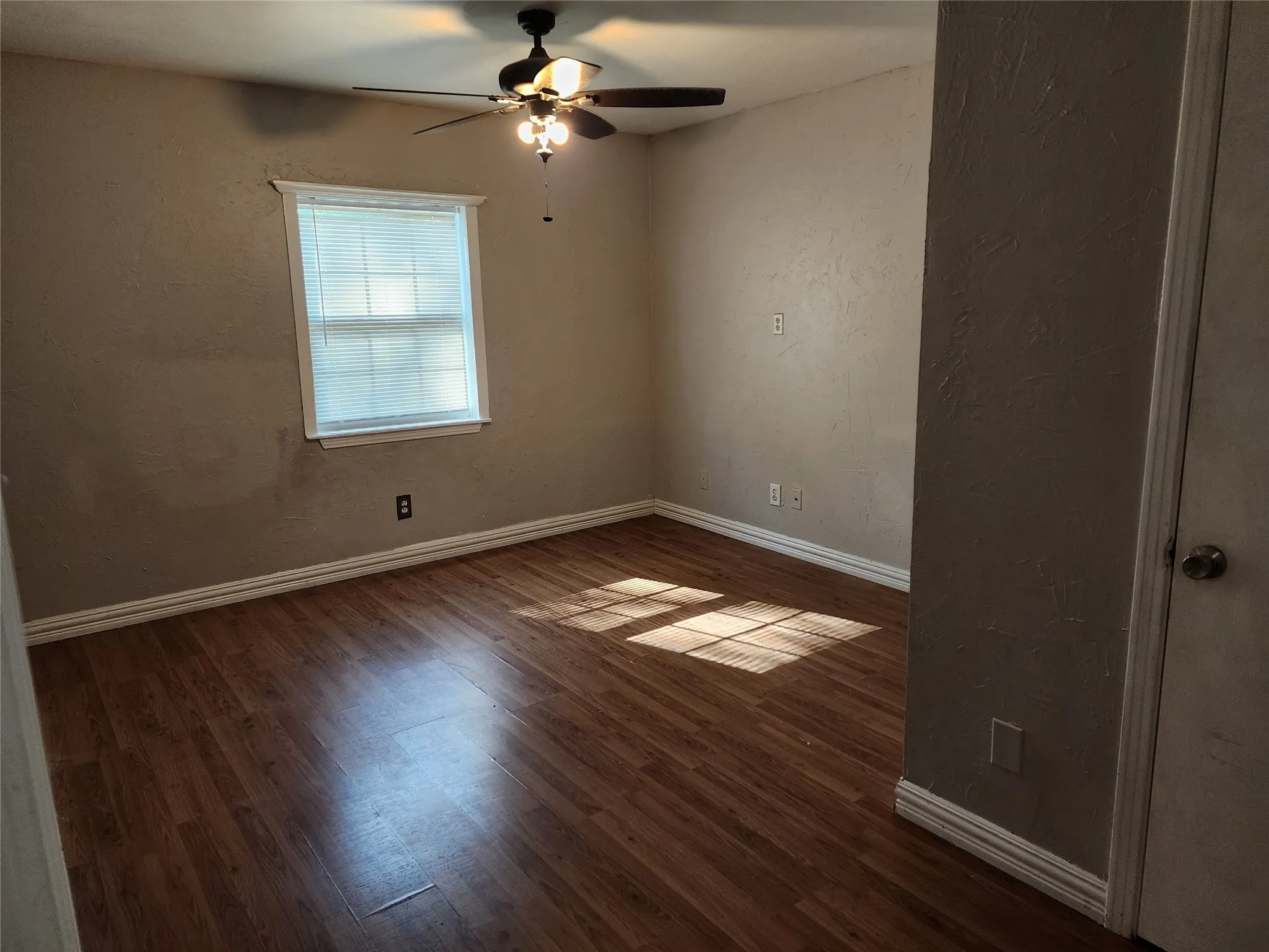 Single Family Residence For Rent in Dallas County , 808 Howell Drive, Coppell, Texas 75019, 3 Bedroom, 2 Bathroom, Garage spaces, 1,466 Sqft, built in 1970, mls#21286704, Real Estate Agent in Coppell, Homes For Rent in Dallas county, Homes For Rent in Coppell, Realtor in Coppell Texas, Real Estate Brokerage Independent Realty Texas, Luminita Cordes Realtor