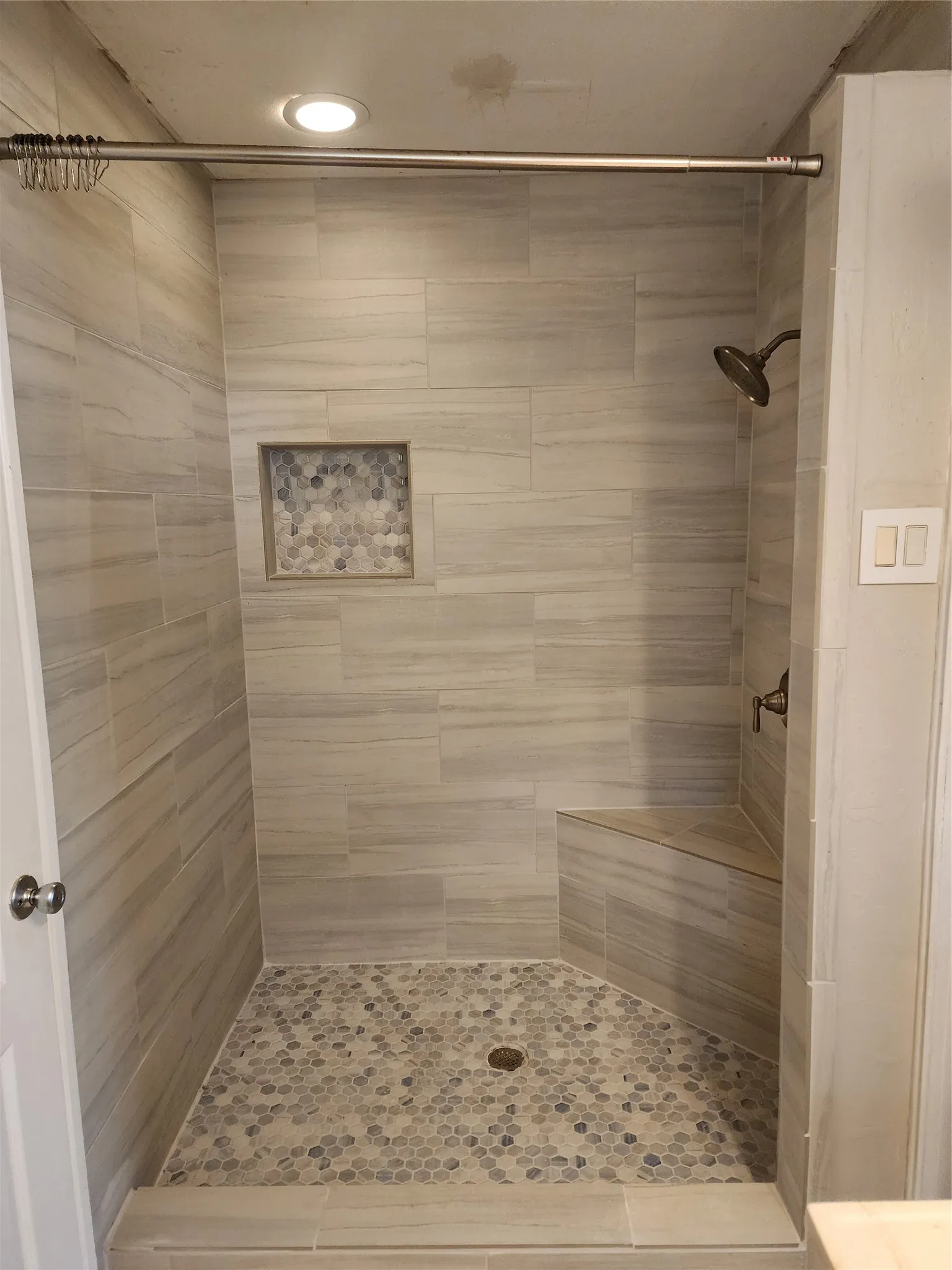 Single Family Residence For Rent in Dallas County , 808 Howell Drive, Coppell, Texas 75019, 3 Bedroom, 2 Bathroom, Garage spaces, 1,466 Sqft, built in 1970, mls#21286704, Real Estate Agent in Coppell, Homes For Rent in Dallas county, Homes For Rent in Coppell, Realtor in Coppell Texas, Real Estate Brokerage Independent Realty Texas, Luminita Cordes Realtor