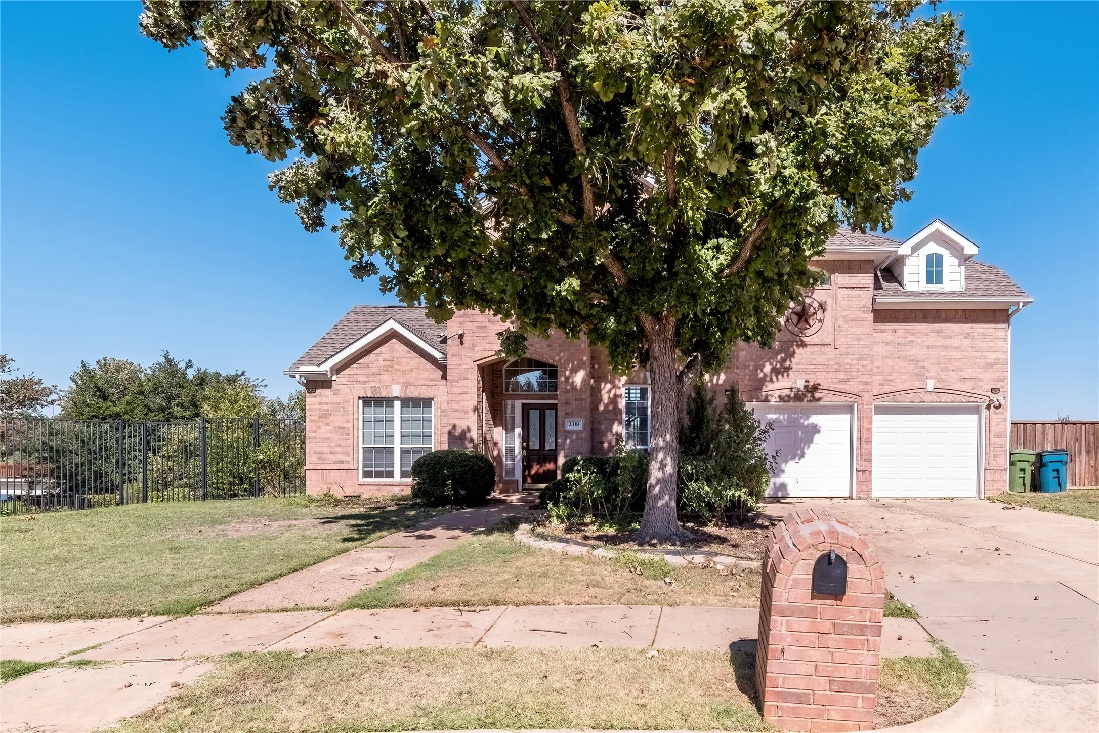 Single Family Residence For Rent in Denton County , 2318 Balleybrooke Drive, Lewisville, Texas 75077, 3 Bedrooms, 3 Bathrooms, Garage spaces, 2,699 Sqft, built in 2000, Price $2,950, mls#21286729, Real Estate Agent in Lewisville, Homes For Rent in Denton county, Homes For Rent in Lewisville, Realtor in Lewisville Texas, Real Estate Brokerage Independent Realty Texas, Luminita Cordes Realtor