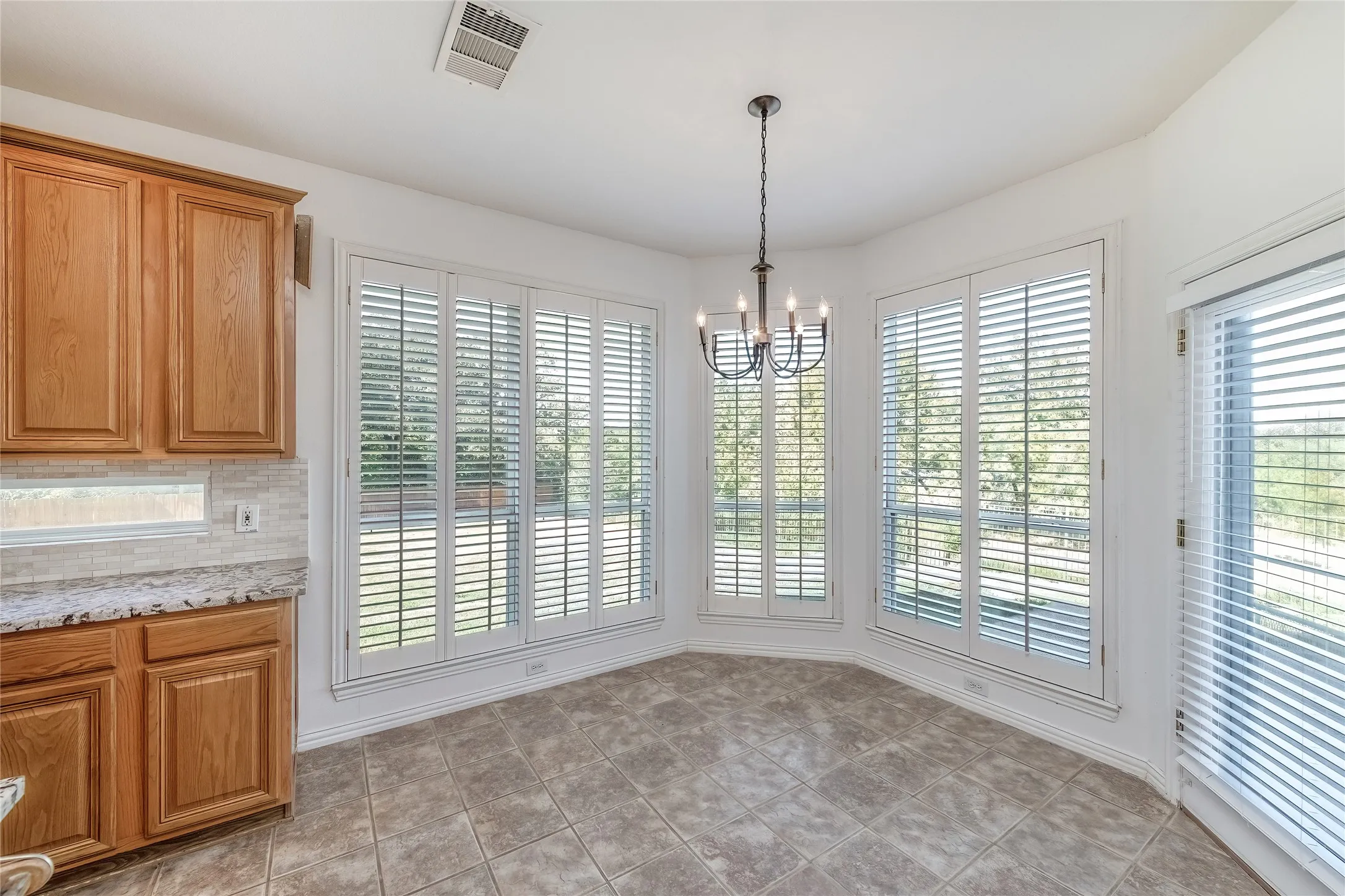 Single Family Residence For Rent in Denton County , 2318 Balleybrooke Drive, Lewisville, Texas 75077, 3 Bedrooms, 3 Bathrooms, Garage spaces, 2,699 Sqft, built in 2000, Price $2,950, mls#21286729, Real Estate Agent in Lewisville, Homes For Rent in Denton county, Homes For Rent in Lewisville, Realtor in Lewisville Texas, Real Estate Brokerage Independent Realty Texas, Luminita Cordes Realtor