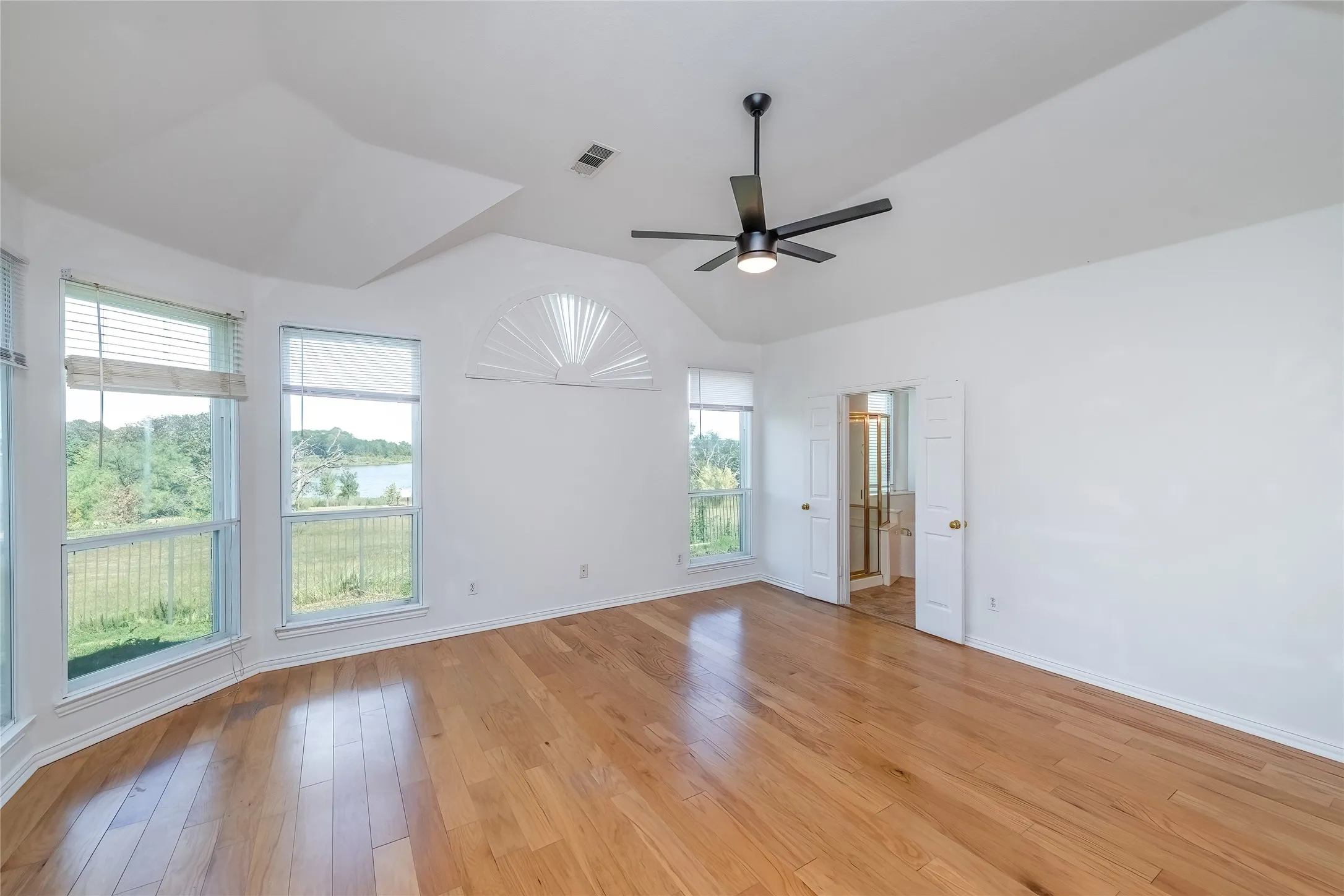 Single Family Residence For Rent in Denton County , 2318 Balleybrooke Drive, Lewisville, Texas 75077, 3 Bedrooms, 3 Bathrooms, Garage spaces, 2,699 Sqft, built in 2000, Price $2,950, mls#21286729, Real Estate Agent in Lewisville, Homes For Rent in Denton county, Homes For Rent in Lewisville, Realtor in Lewisville Texas, Real Estate Brokerage Independent Realty Texas, Luminita Cordes Realtor