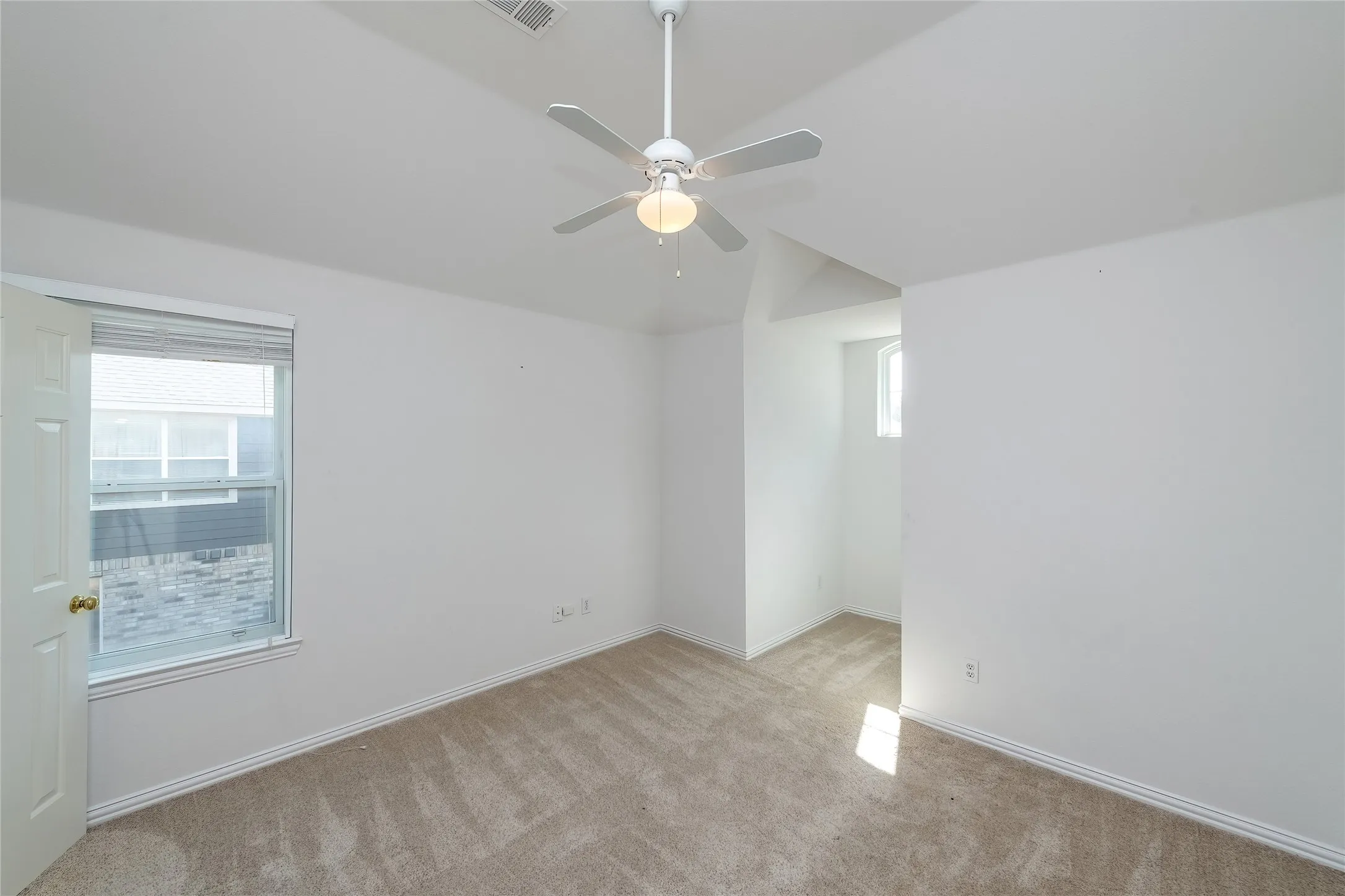 Single Family Residence For Rent in Denton County , 2318 Balleybrooke Drive, Lewisville, Texas 75077, 3 Bedrooms, 3 Bathrooms, Garage spaces, 2,699 Sqft, built in 2000, Price $2,950, mls#21286729, Real Estate Agent in Lewisville, Homes For Rent in Denton county, Homes For Rent in Lewisville, Realtor in Lewisville Texas, Real Estate Brokerage Independent Realty Texas, Luminita Cordes Realtor