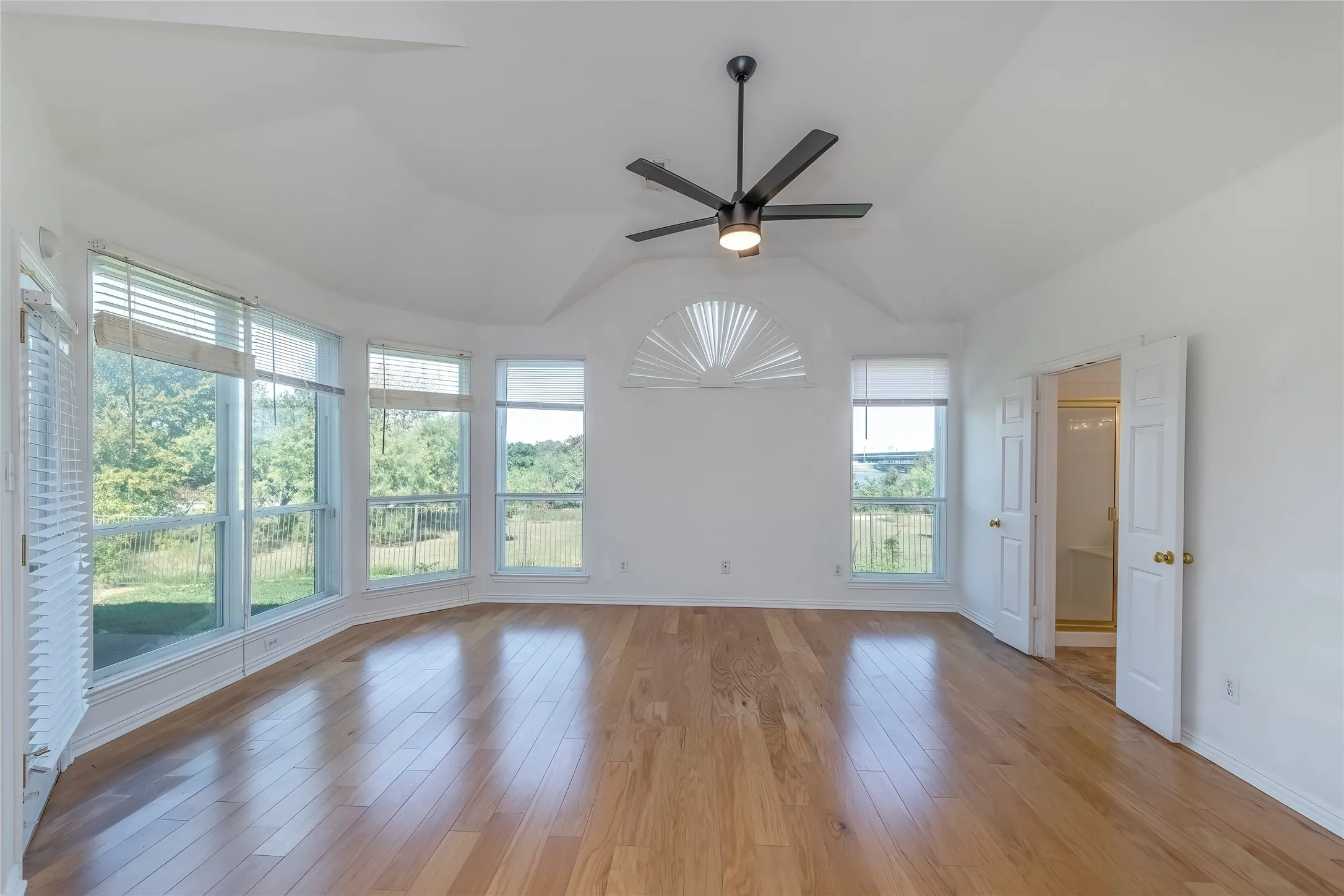 Single Family Residence For Rent in Denton County , 2318 Balleybrooke Drive, Lewisville, Texas 75077, 3 Bedrooms, 3 Bathrooms, Garage spaces, 2,699 Sqft, built in 2000, Price $2,950, mls#21286729, Real Estate Agent in Lewisville, Homes For Rent in Denton county, Homes For Rent in Lewisville, Realtor in Lewisville Texas, Real Estate Brokerage Independent Realty Texas, Luminita Cordes Realtor