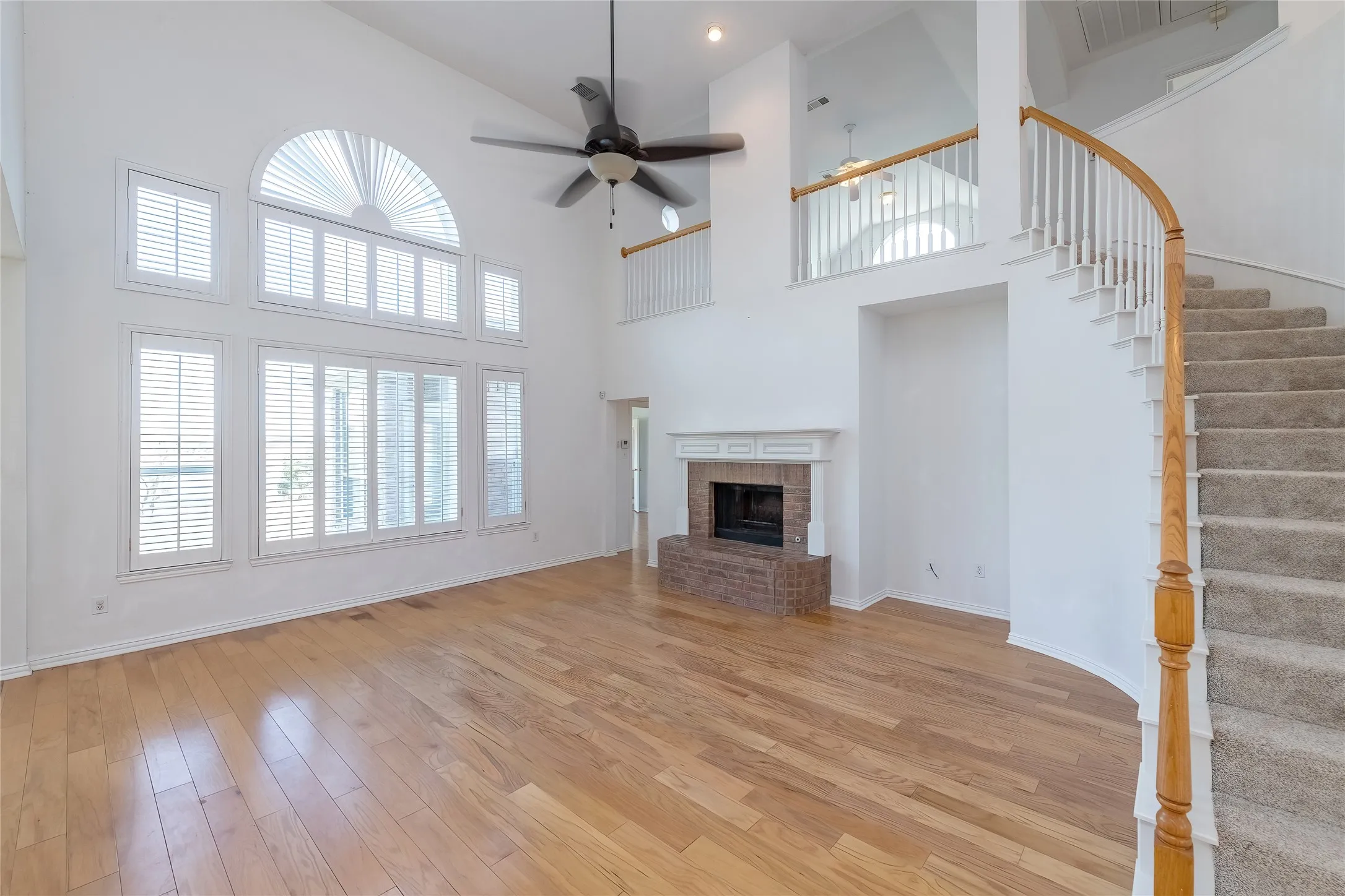 Single Family Residence For Rent in Denton County , 2318 Balleybrooke Drive, Lewisville, Texas 75077, 3 Bedrooms, 3 Bathrooms, Garage spaces, 2,699 Sqft, built in 2000, Price $2,950, mls#21286729, Real Estate Agent in Lewisville, Homes For Rent in Denton county, Homes For Rent in Lewisville, Realtor in Lewisville Texas, Real Estate Brokerage Independent Realty Texas, Luminita Cordes Realtor