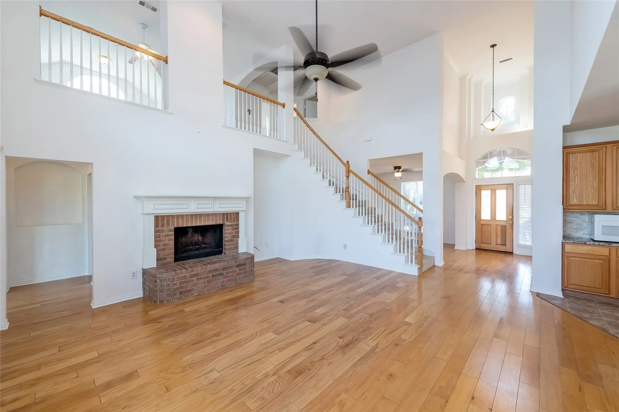 Single Family Residence For Rent in Denton County , 2318 Balleybrooke Drive, Lewisville, Texas 75077, 3 Bedrooms, 3 Bathrooms, Garage spaces, 2,699 Sqft, built in 2000, Price $2,950, mls#21286729, Real Estate Agent in Lewisville, Homes For Rent in Denton county, Homes For Rent in Lewisville, Realtor in Lewisville Texas, Real Estate Brokerage Independent Realty Texas, Luminita Cordes Realtor