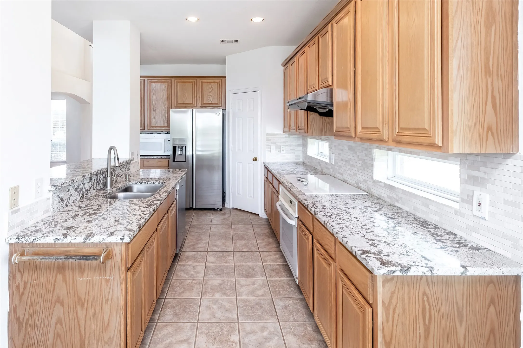 Single Family Residence For Rent in Denton County , 2318 Balleybrooke Drive, Lewisville, Texas 75077, 3 Bedrooms, 3 Bathrooms, Garage spaces, 2,699 Sqft, built in 2000, Price $2,950, mls#21286729, Real Estate Agent in Lewisville, Homes For Rent in Denton county, Homes For Rent in Lewisville, Realtor in Lewisville Texas, Real Estate Brokerage Independent Realty Texas, Luminita Cordes Realtor