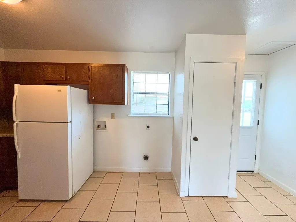 Apartment For Rent in Collin County , 807 W Walnut Street C4, Celina, Texas 75009, 2 Bedroom, 2 Bathroom, Garage spaces, 887 Sqft, built in 1985, mls#21286730, Real Estate Agent in Celina, Homes For Rent in Collin county, Homes For Rent in Celina, Realtor in Celina Texas, Real Estate Brokerage Independent Realty Texas, Luminita Cordes Realtor
