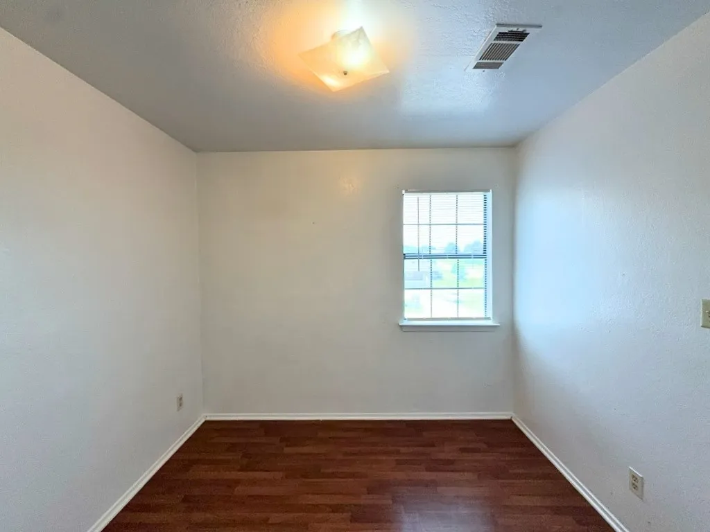 Apartment For Rent in Collin County , 807 W Walnut Street C4, Celina, Texas 75009, 2 Bedroom, 2 Bathroom, Garage spaces, 887 Sqft, built in 1985, mls#21286730, Real Estate Agent in Celina, Homes For Rent in Collin county, Homes For Rent in Celina, Realtor in Celina Texas, Real Estate Brokerage Independent Realty Texas, Luminita Cordes Realtor