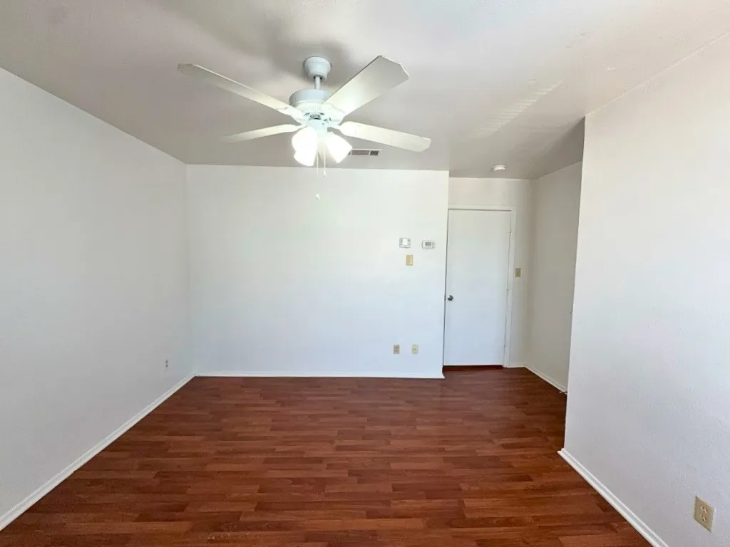 Apartment For Rent in Collin County , 807 W Walnut Street C4, Celina, Texas 75009, 2 Bedroom, 2 Bathroom, Garage spaces, 887 Sqft, built in 1985, mls#21286730, Real Estate Agent in Celina, Homes For Rent in Collin county, Homes For Rent in Celina, Realtor in Celina Texas, Real Estate Brokerage Independent Realty Texas, Luminita Cordes Realtor