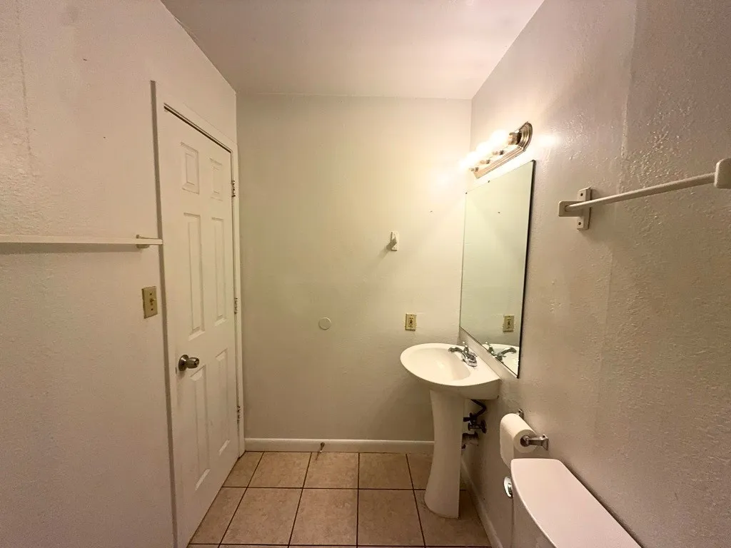 Apartment For Rent in Collin County , 807 W Walnut Street C4, Celina, Texas 75009, 2 Bedroom, 2 Bathroom, Garage spaces, 887 Sqft, built in 1985, mls#21286730, Real Estate Agent in Celina, Homes For Rent in Collin county, Homes For Rent in Celina, Realtor in Celina Texas, Real Estate Brokerage Independent Realty Texas, Luminita Cordes Realtor