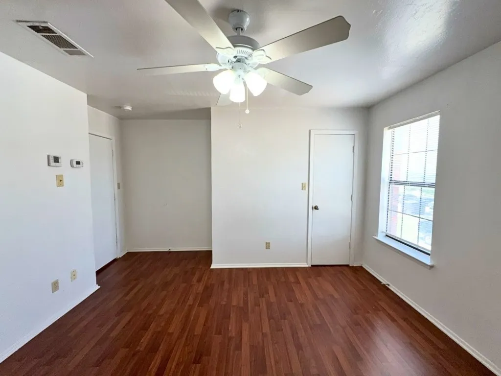 Apartment For Rent in Collin County , 807 W Walnut Street C4, Celina, Texas 75009, 2 Bedroom, 2 Bathroom, Garage spaces, 887 Sqft, built in 1985, mls#21286730, Real Estate Agent in Celina, Homes For Rent in Collin county, Homes For Rent in Celina, Realtor in Celina Texas, Real Estate Brokerage Independent Realty Texas, Luminita Cordes Realtor