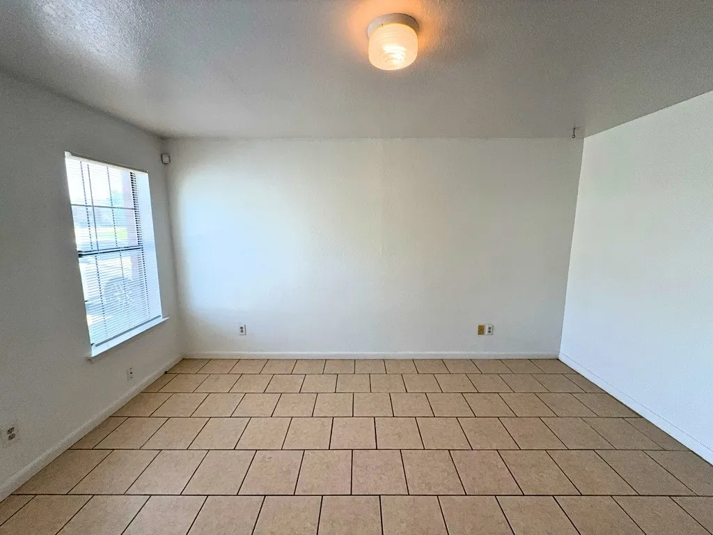 Apartment For Rent in Collin County , 807 W Walnut Street C4, Celina, Texas 75009, 2 Bedroom, 2 Bathroom, Garage spaces, 887 Sqft, built in 1985, mls#21286730, Real Estate Agent in Celina, Homes For Rent in Collin county, Homes For Rent in Celina, Realtor in Celina Texas, Real Estate Brokerage Independent Realty Texas, Luminita Cordes Realtor