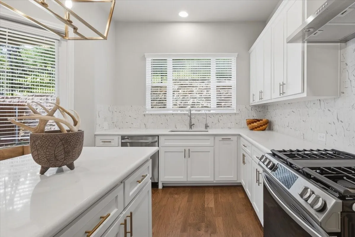 Condominium For Sale in Tarrant County , 6346 Oakbend Circle 6346, Fort Worth, Texas 76132, 3 Bedroom, 3 Bathroom, 2 Garage spaces, 1,999 Sqft, built in 2022, mls#21283023, Real Estate Agent in Fort Worth, Homes For Sale in Tarrant county, Homes For Sale in Fort Worth, Realtor in Fort Worth Texas, Real Estate Brokerage Independent Realty Texas, Luminita Cordes Realtor