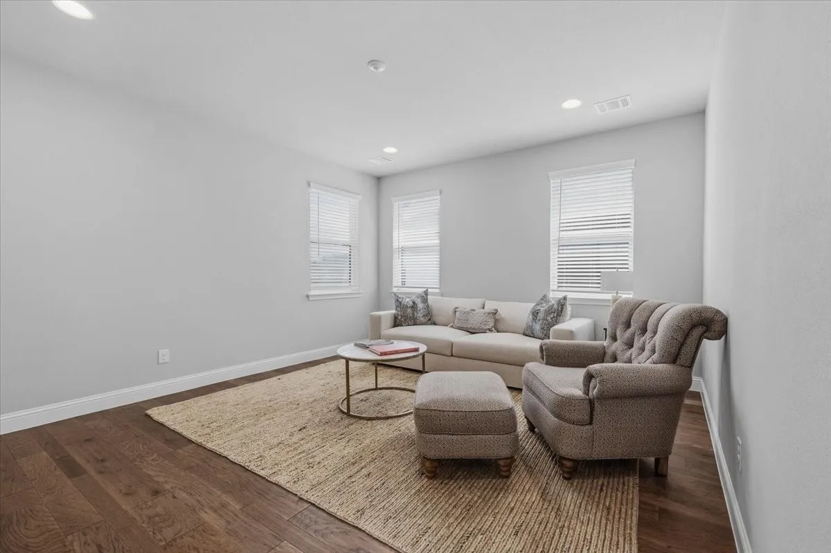 Condominium For Sale in Tarrant County , 6346 Oakbend Circle 6346, Fort Worth, Texas 76132, 3 Bedroom, 3 Bathroom, 2 Garage spaces, 1,999 Sqft, built in 2022, mls#21283023, Real Estate Agent in Fort Worth, Homes For Sale in Tarrant county, Homes For Sale in Fort Worth, Realtor in Fort Worth Texas, Real Estate Brokerage Independent Realty Texas, Luminita Cordes Realtor