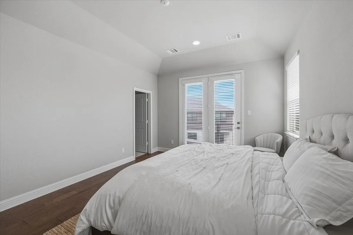 Condominium For Sale in Tarrant County , 6346 Oakbend Circle 6346, Fort Worth, Texas 76132, 3 Bedroom, 3 Bathroom, 2 Garage spaces, 1,999 Sqft, built in 2022, mls#21283023, Real Estate Agent in Fort Worth, Homes For Sale in Tarrant county, Homes For Sale in Fort Worth, Realtor in Fort Worth Texas, Real Estate Brokerage Independent Realty Texas, Luminita Cordes Realtor