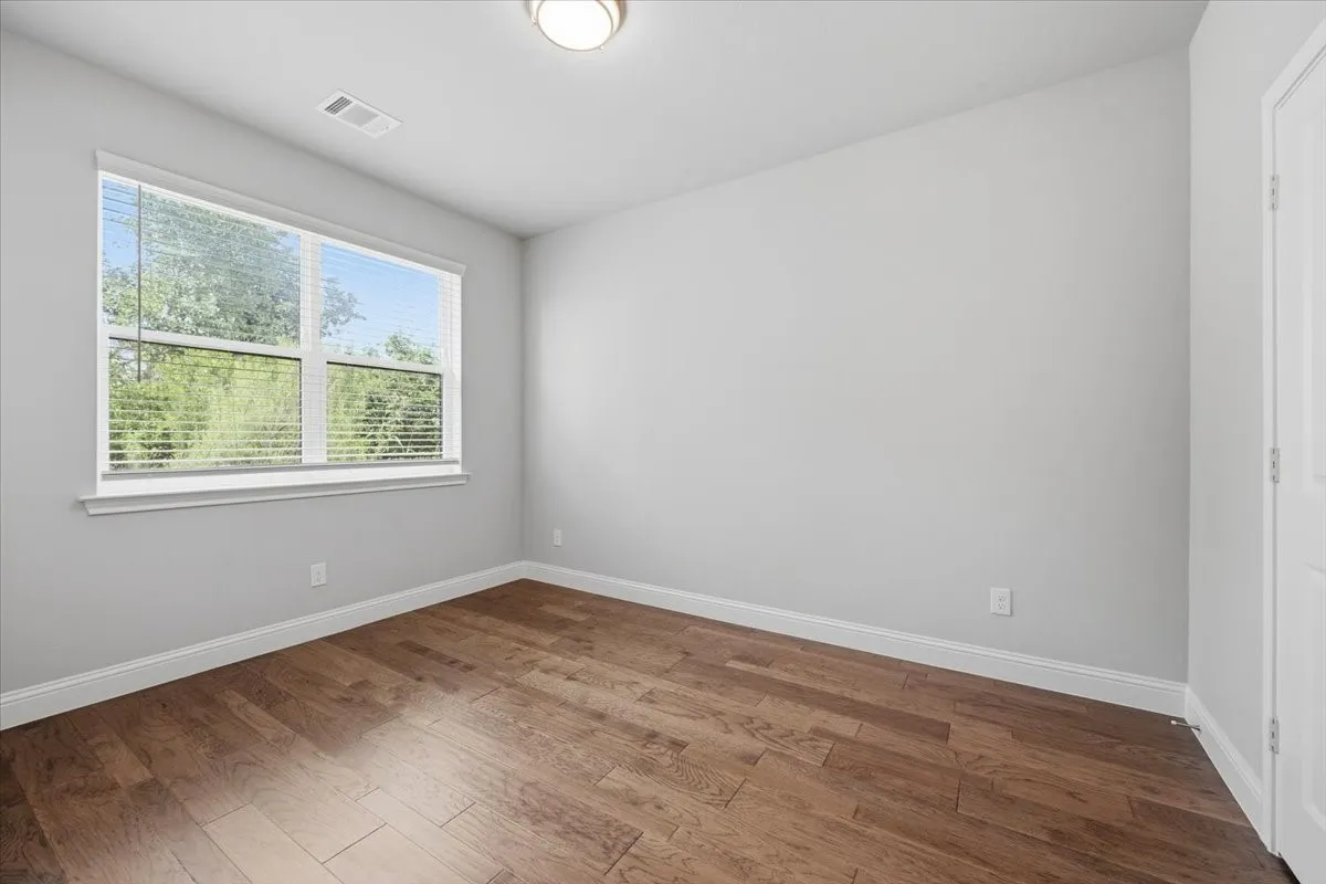 Condominium For Sale in Tarrant County , 6346 Oakbend Circle 6346, Fort Worth, Texas 76132, 3 Bedroom, 3 Bathroom, 2 Garage spaces, 1,999 Sqft, built in 2022, mls#21283023, Real Estate Agent in Fort Worth, Homes For Sale in Tarrant county, Homes For Sale in Fort Worth, Realtor in Fort Worth Texas, Real Estate Brokerage Independent Realty Texas, Luminita Cordes Realtor