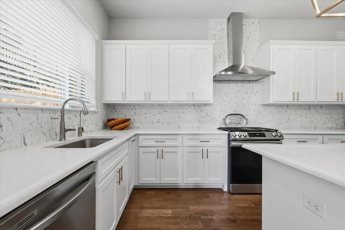 Condominium For Sale in Tarrant County , 6346 Oakbend Circle 6346, Fort Worth, Texas 76132, 3 Bedroom, 3 Bathroom, 2 Garage spaces, 1,999 Sqft, built in 2022, mls#21283023, Real Estate Agent in Fort Worth, Homes For Sale in Tarrant county, Homes For Sale in Fort Worth, Realtor in Fort Worth Texas, Real Estate Brokerage Independent Realty Texas, Luminita Cordes Realtor