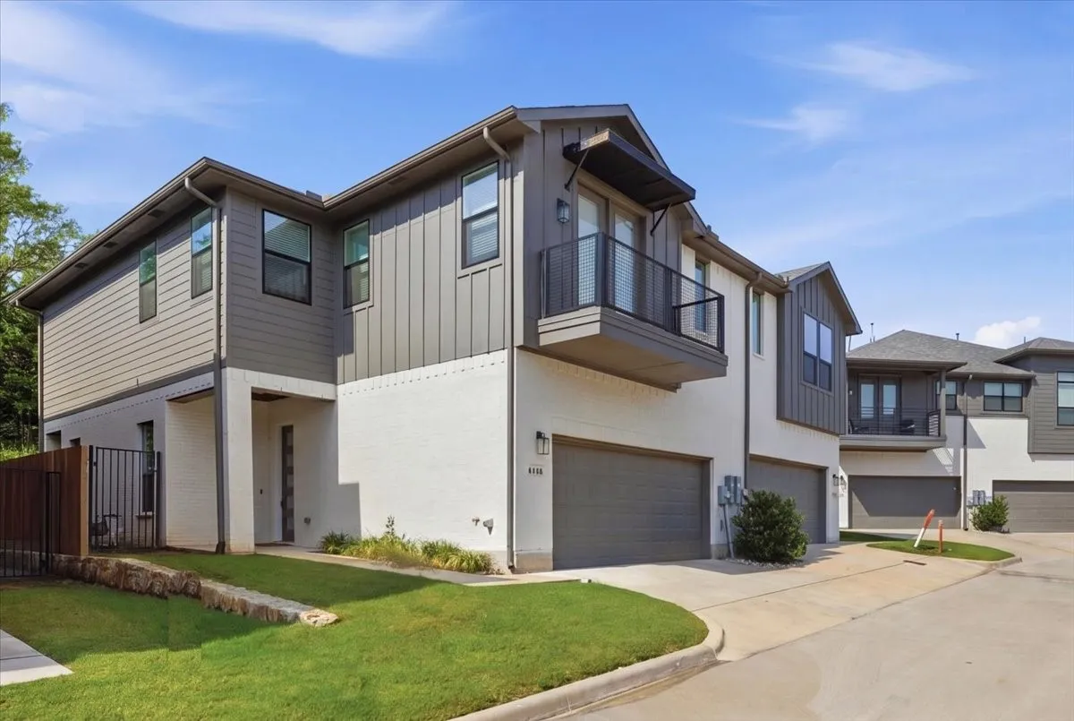 Condominium For Sale in Tarrant County , 6346 Oakbend Circle 6346, Fort Worth, Texas 76132, 3 Bedroom, 3 Bathroom, 2 Garage spaces, 1,999 Sqft, built in 2022, mls#21283023, Real Estate Agent in Fort Worth, Homes For Sale in Tarrant county, Homes For Sale in Fort Worth, Realtor in Fort Worth Texas, Real Estate Brokerage Independent Realty Texas, Luminita Cordes Realtor