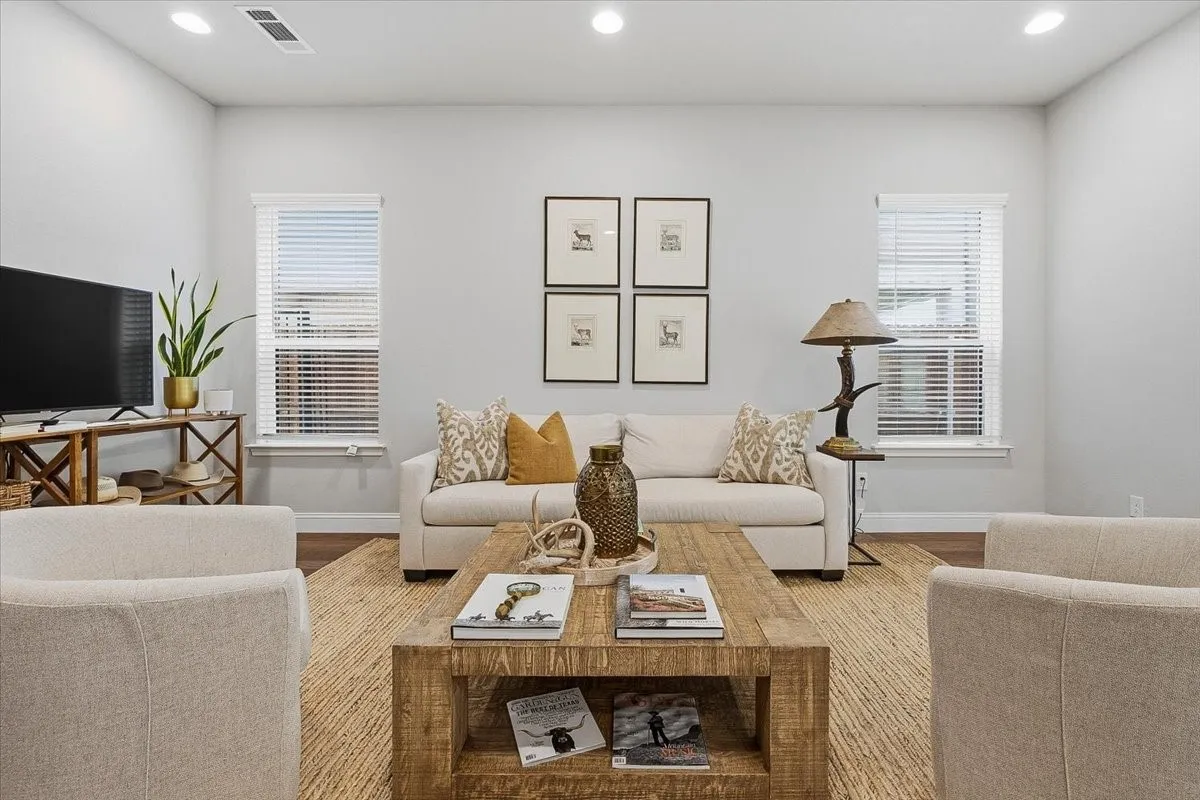 Condominium For Sale in Tarrant County , 6346 Oakbend Circle 6346, Fort Worth, Texas 76132, 3 Bedroom, 3 Bathroom, 2 Garage spaces, 1,999 Sqft, built in 2022, mls#21283023, Real Estate Agent in Fort Worth, Homes For Sale in Tarrant county, Homes For Sale in Fort Worth, Realtor in Fort Worth Texas, Real Estate Brokerage Independent Realty Texas, Luminita Cordes Realtor