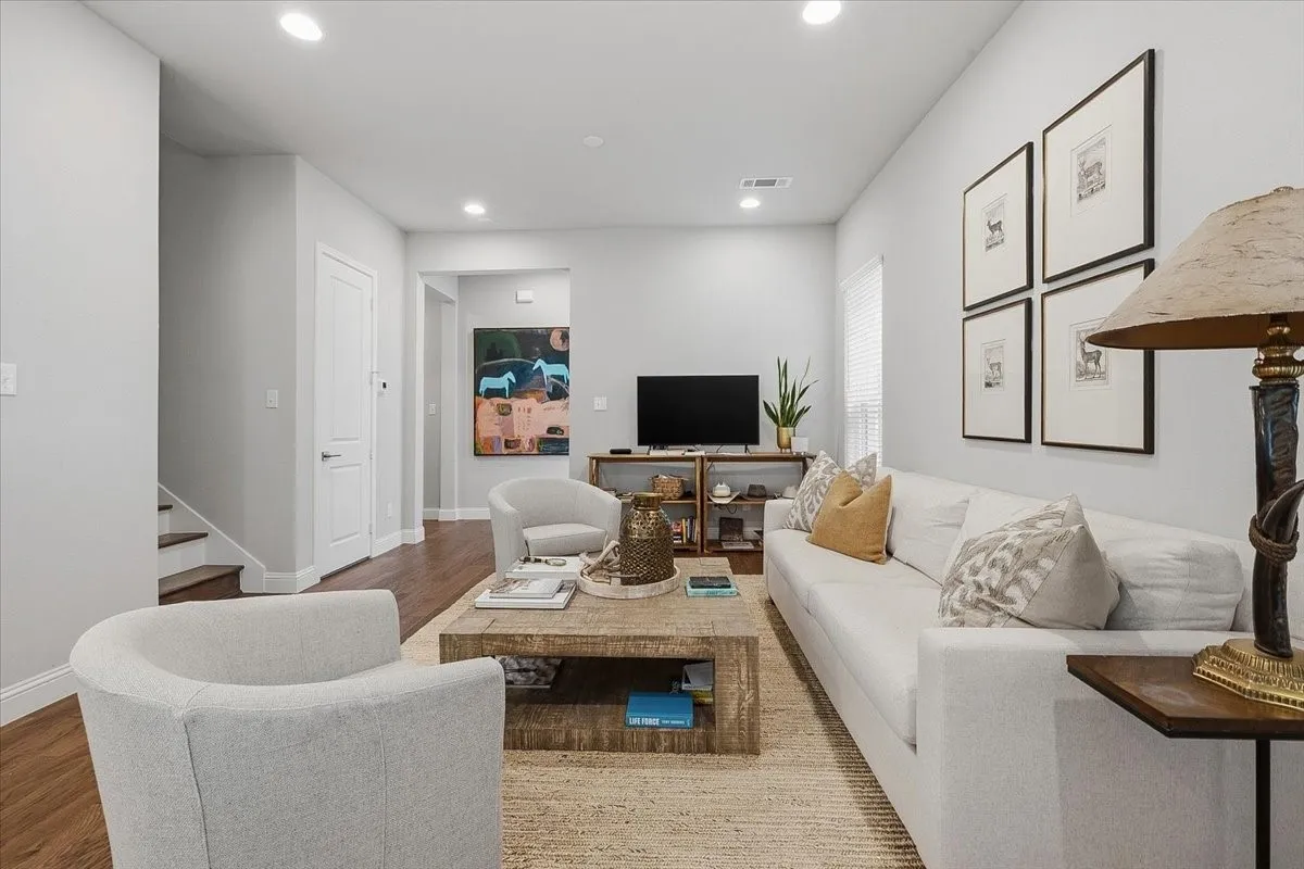 Condominium For Sale in Tarrant County , 6346 Oakbend Circle 6346, Fort Worth, Texas 76132, 3 Bedroom, 3 Bathroom, 2 Garage spaces, 1,999 Sqft, built in 2022, mls#21283023, Real Estate Agent in Fort Worth, Homes For Sale in Tarrant county, Homes For Sale in Fort Worth, Realtor in Fort Worth Texas, Real Estate Brokerage Independent Realty Texas, Luminita Cordes Realtor
