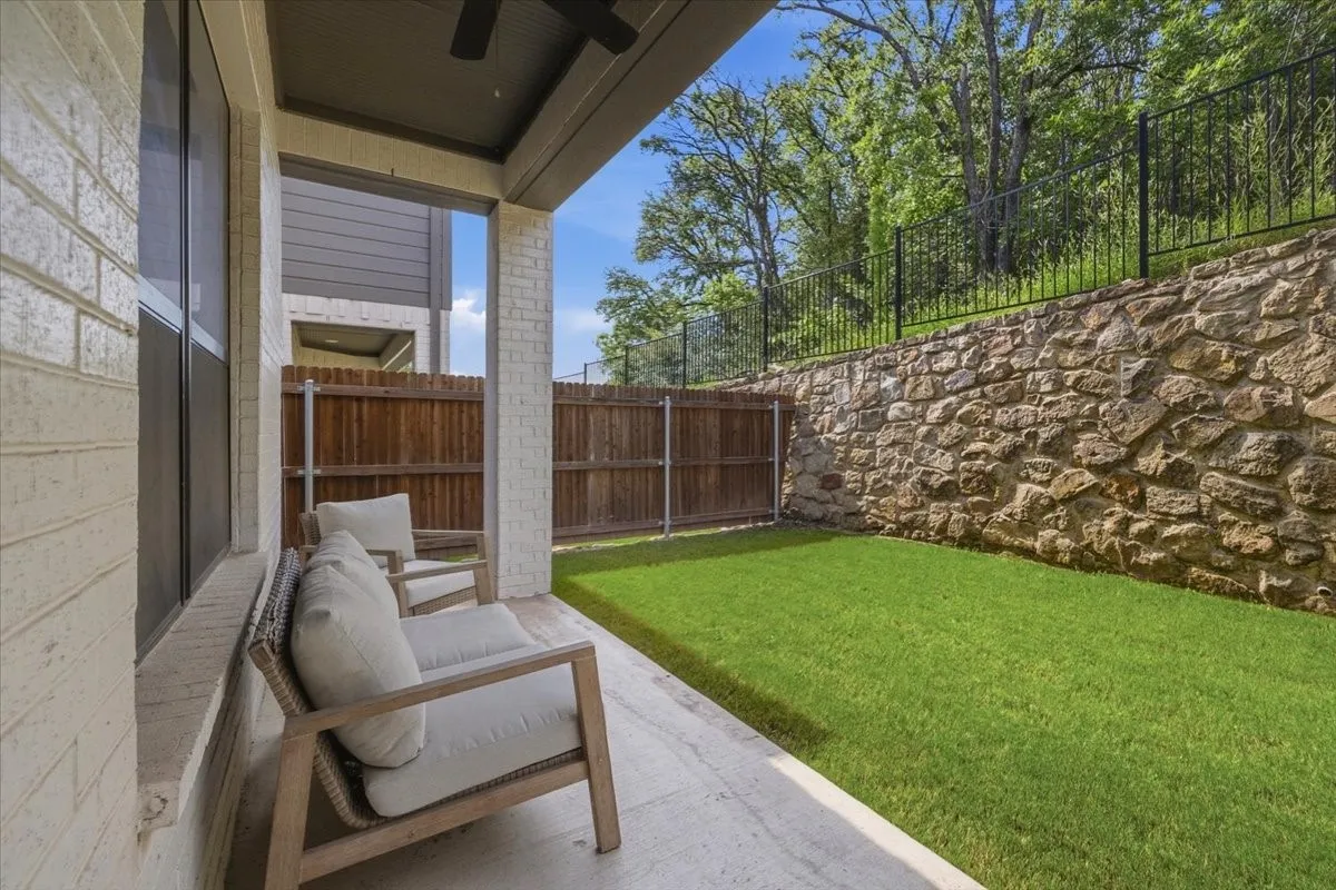 Condominium For Sale in Tarrant County , 6346 Oakbend Circle 6346, Fort Worth, Texas 76132, 3 Bedroom, 3 Bathroom, 2 Garage spaces, 1,999 Sqft, built in 2022, mls#21283023, Real Estate Agent in Fort Worth, Homes For Sale in Tarrant county, Homes For Sale in Fort Worth, Realtor in Fort Worth Texas, Real Estate Brokerage Independent Realty Texas, Luminita Cordes Realtor