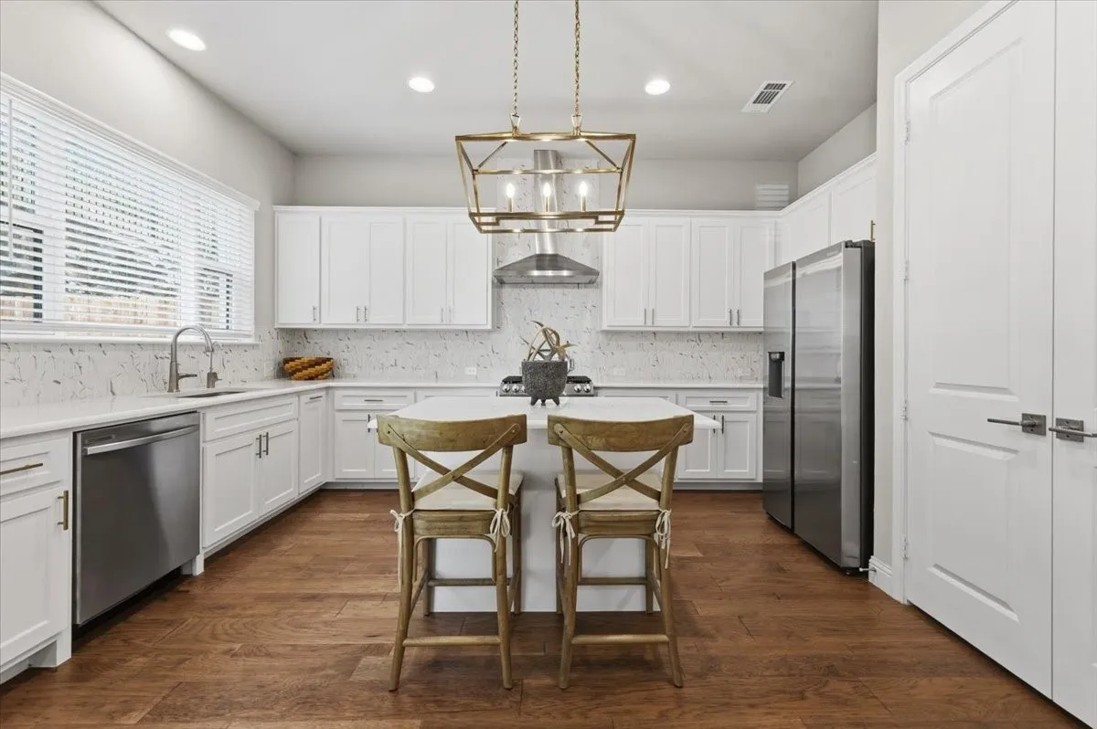 Condominium For Sale in Tarrant County , 6346 Oakbend Circle 6346, Fort Worth, Texas 76132, 3 Bedroom, 3 Bathroom, 2 Garage spaces, 1,999 Sqft, built in 2022, mls#21283023, Real Estate Agent in Fort Worth, Homes For Sale in Tarrant county, Homes For Sale in Fort Worth, Realtor in Fort Worth Texas, Real Estate Brokerage Independent Realty Texas, Luminita Cordes Realtor