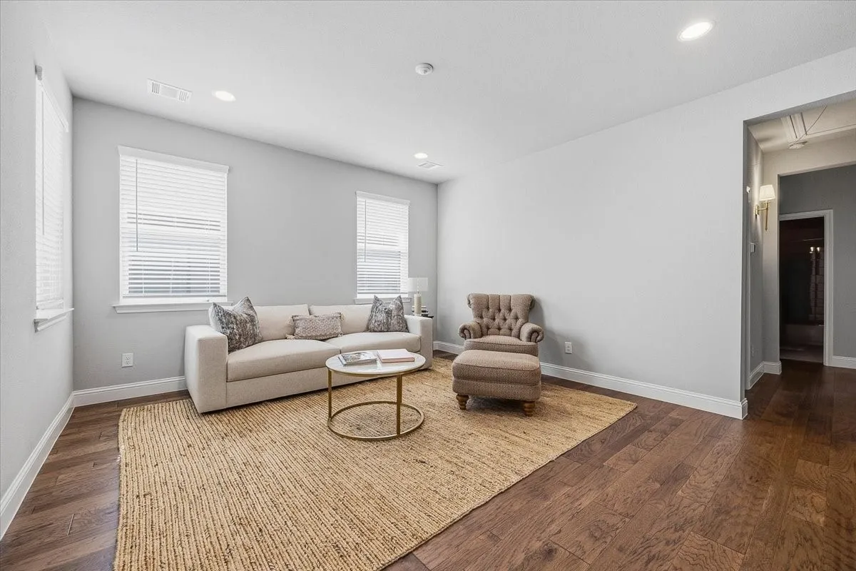 Condominium For Sale in Tarrant County , 6346 Oakbend Circle 6346, Fort Worth, Texas 76132, 3 Bedroom, 3 Bathroom, 2 Garage spaces, 1,999 Sqft, built in 2022, mls#21283023, Real Estate Agent in Fort Worth, Homes For Sale in Tarrant county, Homes For Sale in Fort Worth, Realtor in Fort Worth Texas, Real Estate Brokerage Independent Realty Texas, Luminita Cordes Realtor
