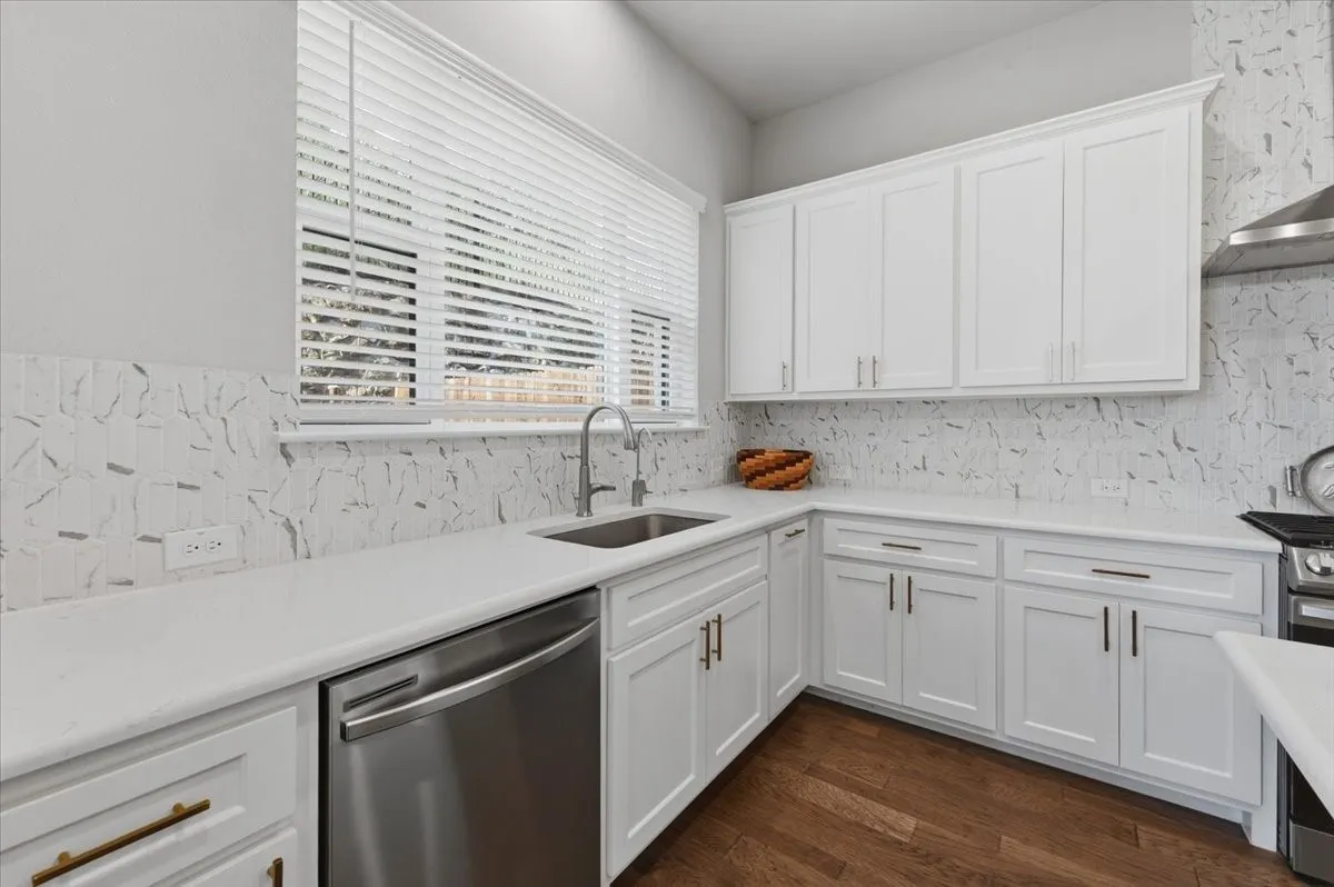 Condominium For Sale in Tarrant County , 6346 Oakbend Circle 6346, Fort Worth, Texas 76132, 3 Bedroom, 3 Bathroom, 2 Garage spaces, 1,999 Sqft, built in 2022, mls#21283023, Real Estate Agent in Fort Worth, Homes For Sale in Tarrant county, Homes For Sale in Fort Worth, Realtor in Fort Worth Texas, Real Estate Brokerage Independent Realty Texas, Luminita Cordes Realtor