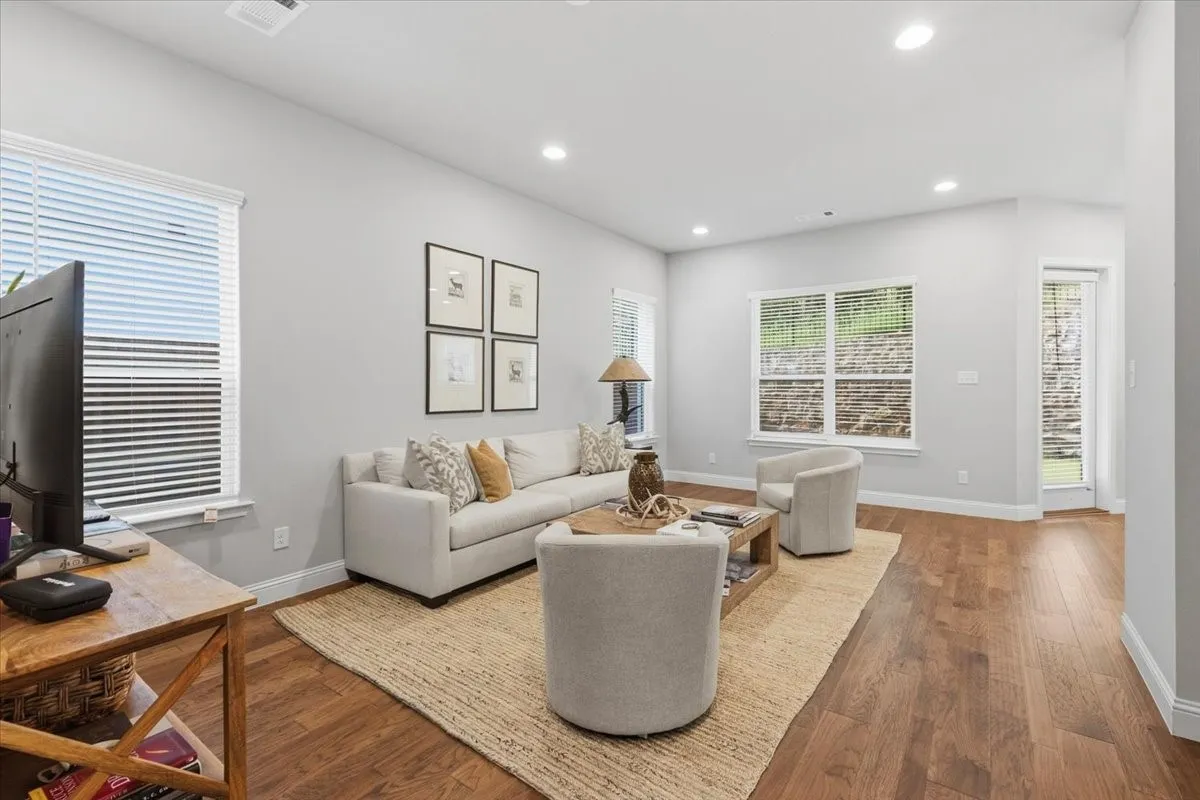 Condominium For Sale in Tarrant County , 6346 Oakbend Circle 6346, Fort Worth, Texas 76132, 3 Bedroom, 3 Bathroom, 2 Garage spaces, 1,999 Sqft, built in 2022, mls#21283023, Real Estate Agent in Fort Worth, Homes For Sale in Tarrant county, Homes For Sale in Fort Worth, Realtor in Fort Worth Texas, Real Estate Brokerage Independent Realty Texas, Luminita Cordes Realtor