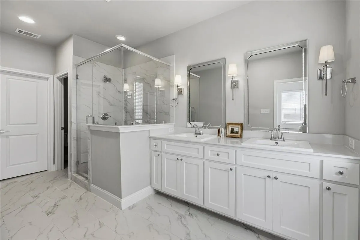 Condominium For Sale in Tarrant County , 6346 Oakbend Circle 6346, Fort Worth, Texas 76132, 3 Bedroom, 3 Bathroom, 2 Garage spaces, 1,999 Sqft, built in 2022, mls#21283023, Real Estate Agent in Fort Worth, Homes For Sale in Tarrant county, Homes For Sale in Fort Worth, Realtor in Fort Worth Texas, Real Estate Brokerage Independent Realty Texas, Luminita Cordes Realtor