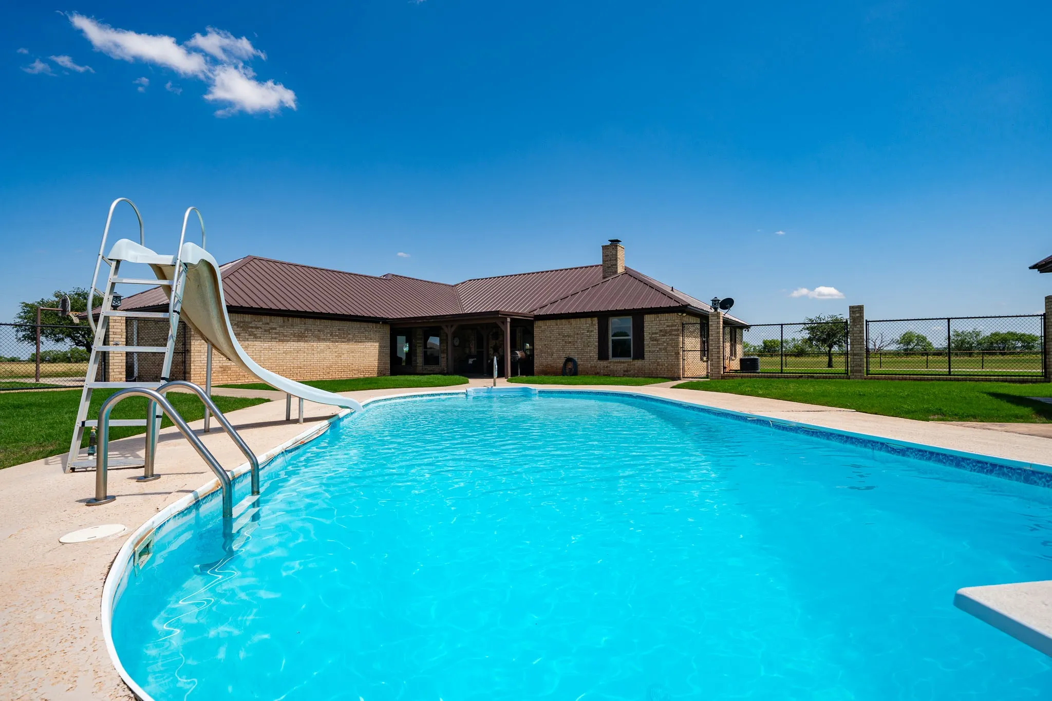 Single Family Residence For Sale in Jones County , 4946 County Road 410, Hawley, Texas 79525, 3 Bedrooms, 3 Bathrooms, 2 Garage spaces, 2,792 Sqft, built in 1984, Price $899,000, mls#21286747, Real Estate Agent in Hawley, Homes For Sale in Jones county, Homes For Sale in Hawley, Realtor in Hawley Texas, Real Estate Brokerage Independent Realty Texas, Luminita Cordes Realtor