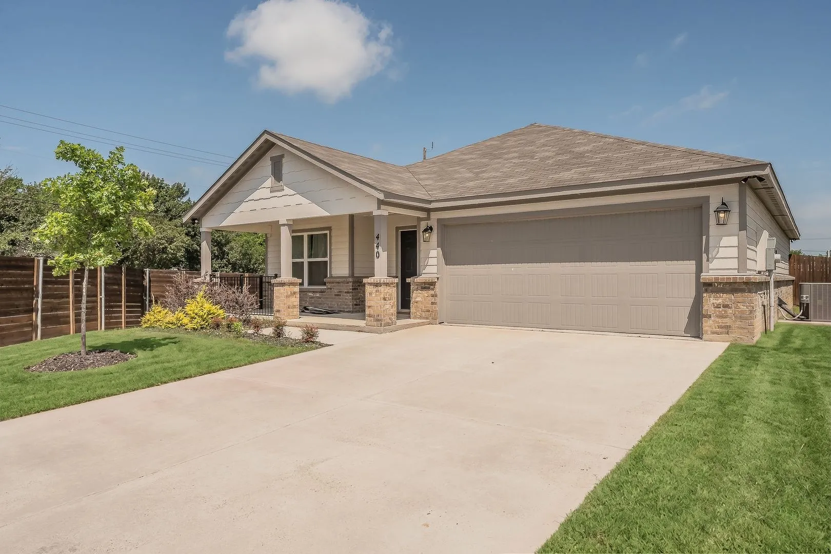 Single Family Residence For Sale in Johnson County , 440 Rose Avenue, Cleburne, Texas 76033, 3 Bedroom, 2 Bathroom, 2 Garage spaces, 1,600 Sqft, built in 2024, mls#21286743, Real Estate Agent in Cleburne, Homes For Sale in Johnson county, Homes For Sale in Cleburne, Realtor in Cleburne Texas, Real Estate Brokerage Independent Realty Texas, Luminita Cordes Realtor