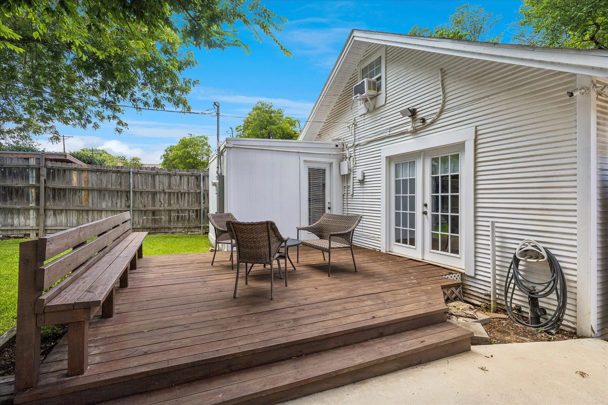 Single Family Residence For Sale in Tarrant County , 3821 W 5th Street, Fort Worth, Texas 76107, 2 Bedroom, 1 Bathroom, Garage spaces, 1,712 Sqft, built in 1930, mls#21284736, Real Estate Agent in Fort Worth, Homes For Sale in Tarrant county, Homes For Sale in Fort Worth, Realtor in Fort Worth Texas, Real Estate Brokerage Independent Realty Texas, Luminita Cordes Realtor